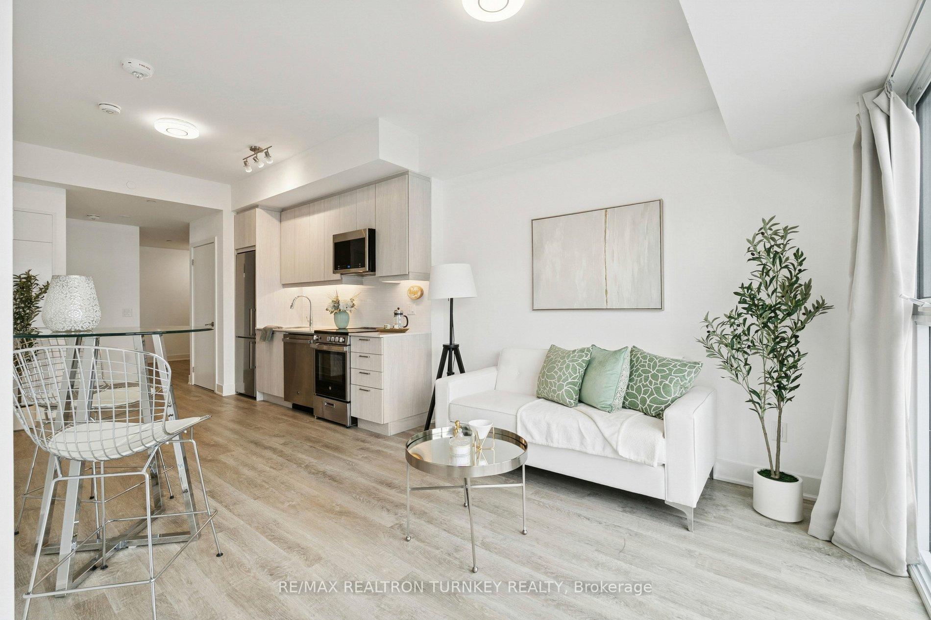 018 - 185 Deerfield Road Newmarket Ontario Canada Sale residential Adrienne N. Annett Red House Realty, Brokerage