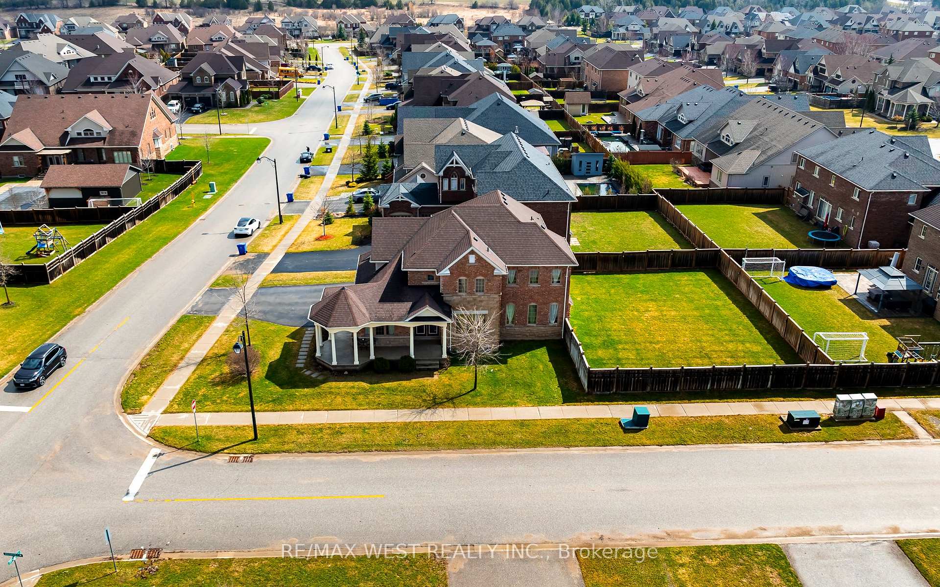 10 Stonegate Avenue Mono Ontario Canada Sale residential Sundeep Babbar Royal Lepage Certified Realty, Brokerage*