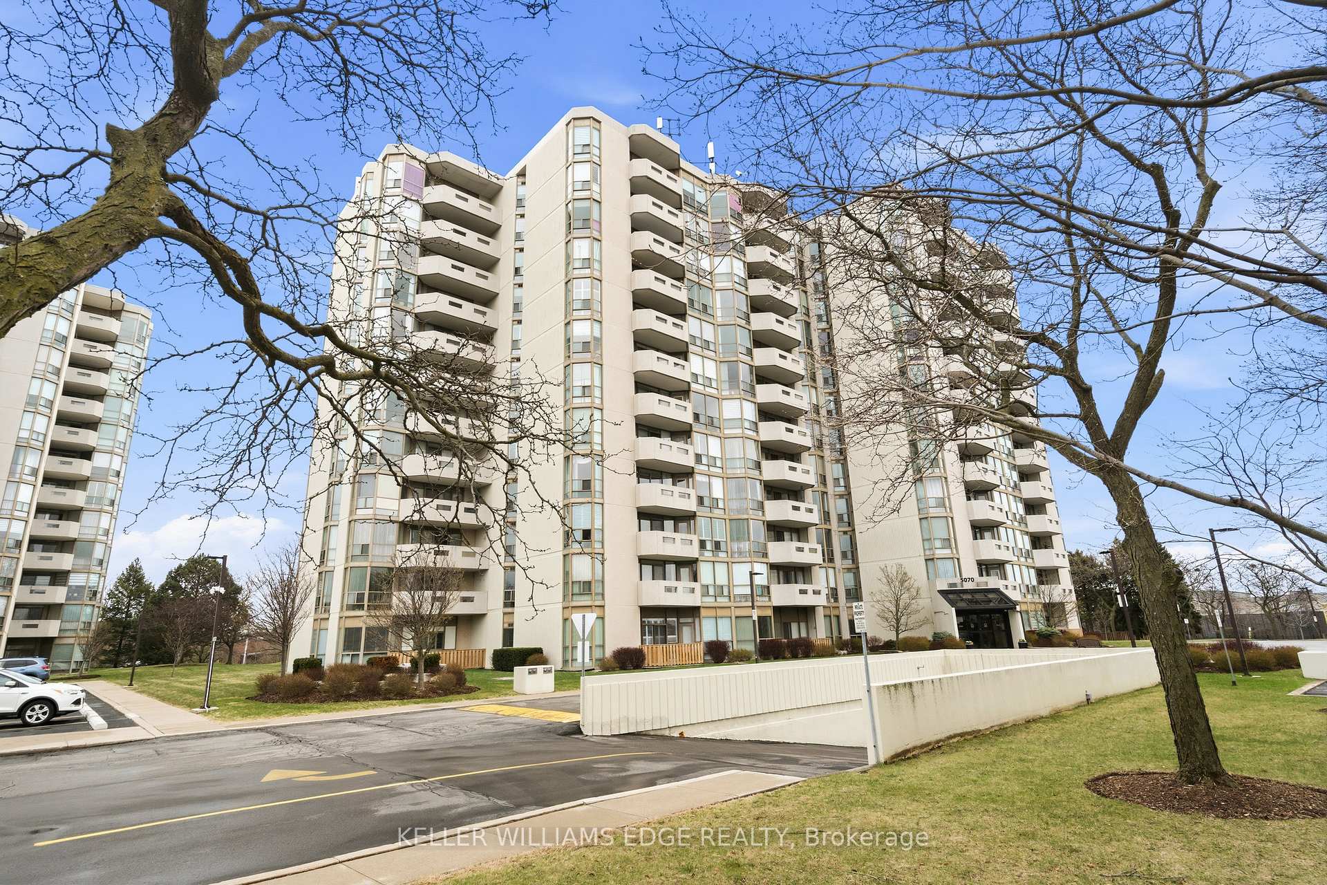 407 - 5070 Pinedale Avenue Burlington Ontario Canada Sale residential Paul Sztork RE/MAX Realty Specialists Inc., Brokerage *