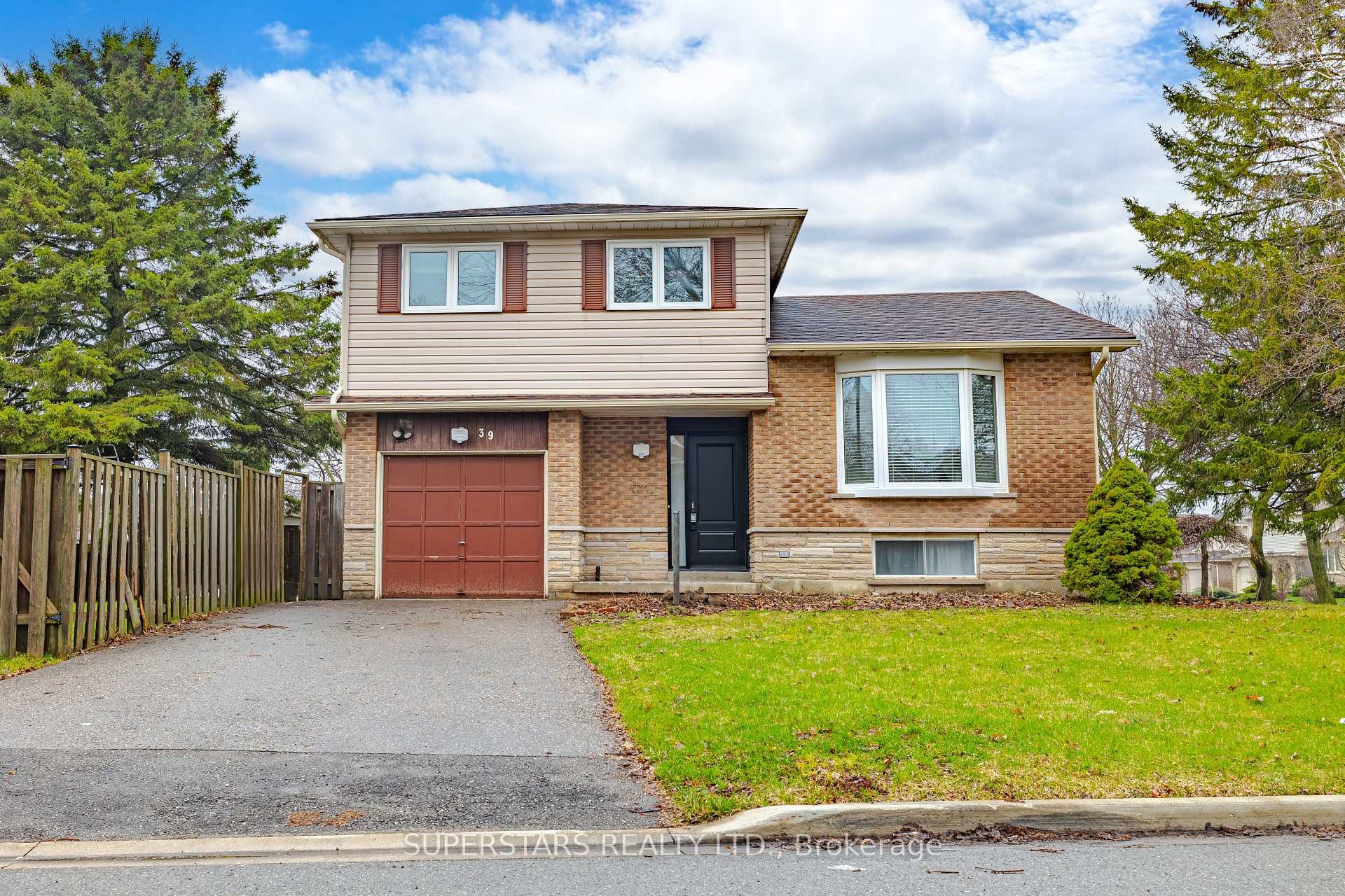 UPPER - 39 Evergreen Drive Whitby Ontario Canada Rent residential Susanne Worona Royal Heritage Realty Ltd., Brokerage*