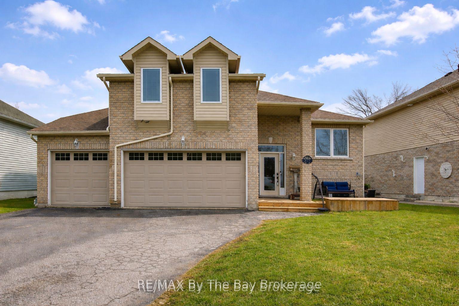 229 Atkinson Street Clearview Ontario Canada Sale residential Leo Weel RE/MAX Four Seasons Realty Ltd., Brokerage*