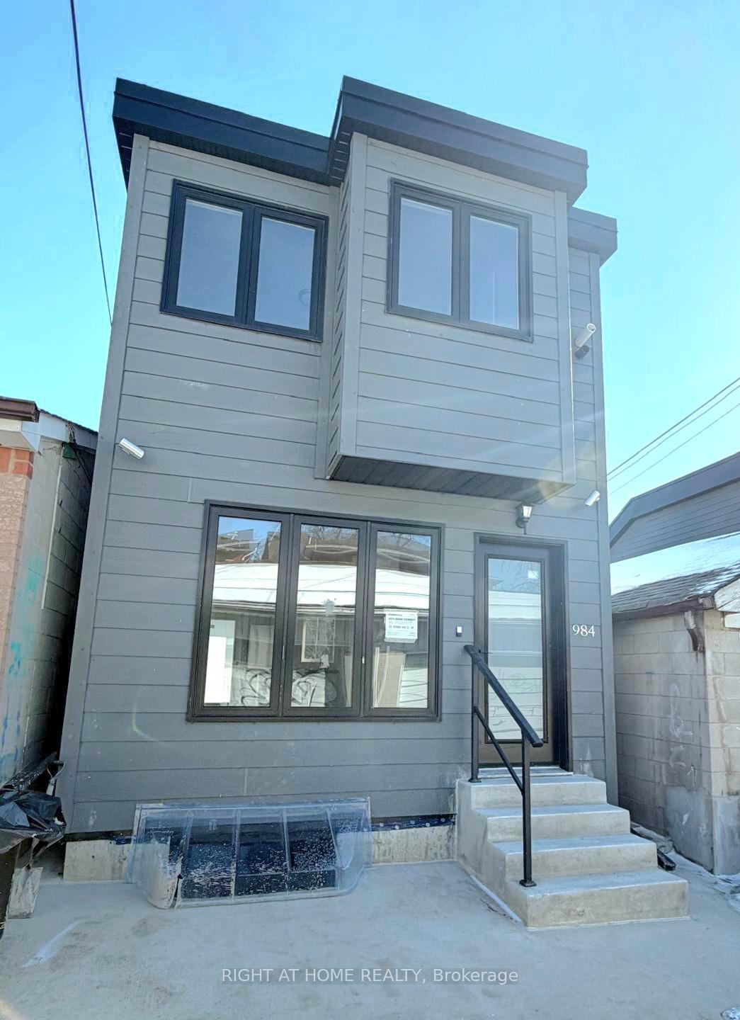 Laneway Suite - 984 Ossington Avenue Toronto Ontario Canada Rent residential Raman Dua ROYAL LEPAGE FLOWER CITY REALTY