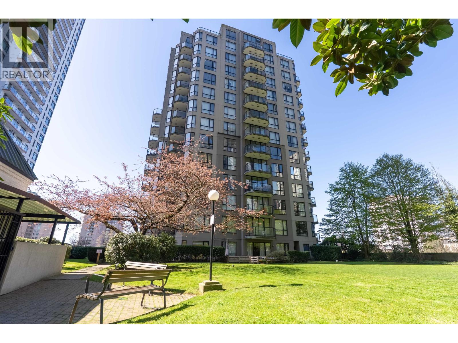 607 55 TENTH STREET New Westminster British Columbia Canada Sale residential Marlene Saunders Personal Real Estate Corporation Marlene Saunders Personal Real Estate Corporation | Team 3000 Realty Ltd.