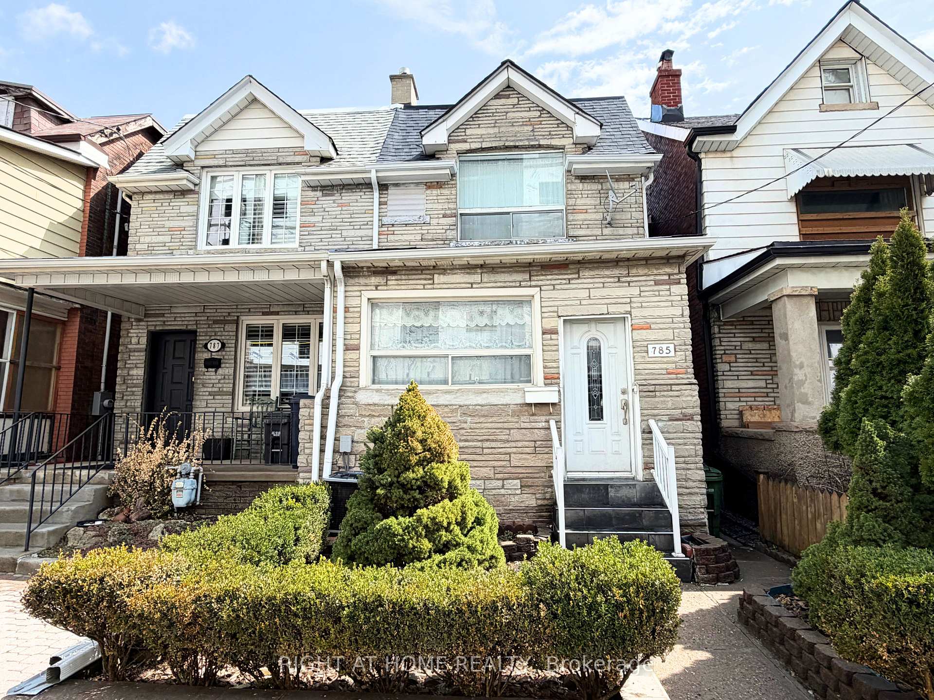 785 Lansdowne Avenue Toronto Ontario Canada Sale residential Marta Oliveira Right at Home Realty, Brokerage*