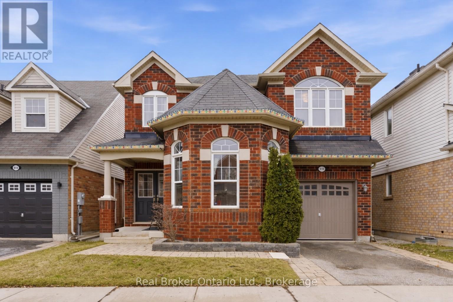 910 Vickerman Way Milton Ontario Canada Sale residential Sundeep Babbar Royal Lepage Certified Realty, Brokerage*