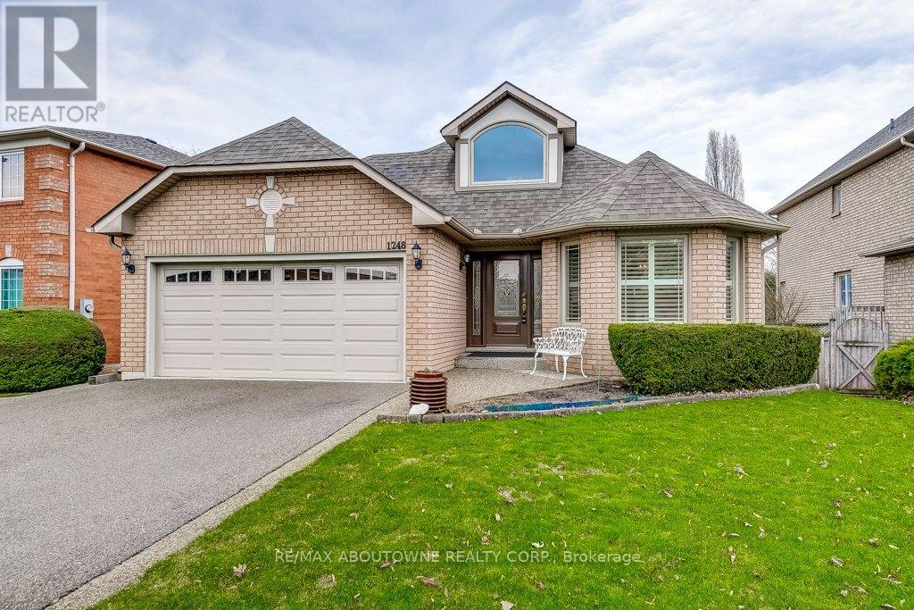 1248 Heritage Way Oakville Ontario Canada Sale residential Eugene Feiguelman HomeLife/Response Realty Inc., Brokerage*
