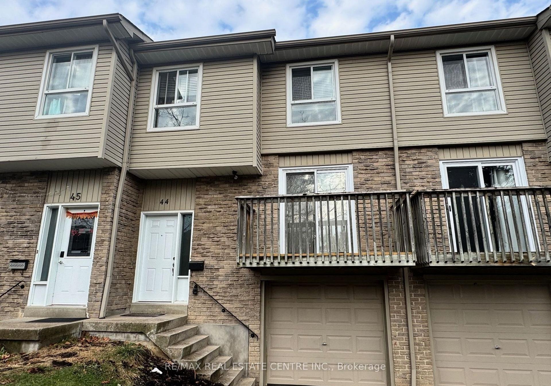 44 - 5536 Montevideo Road Mississauga Ontario Canada Sale residential Shireen Owis BA (Hons) RE/MAX Real Estate Centre Inc., Brokerage*