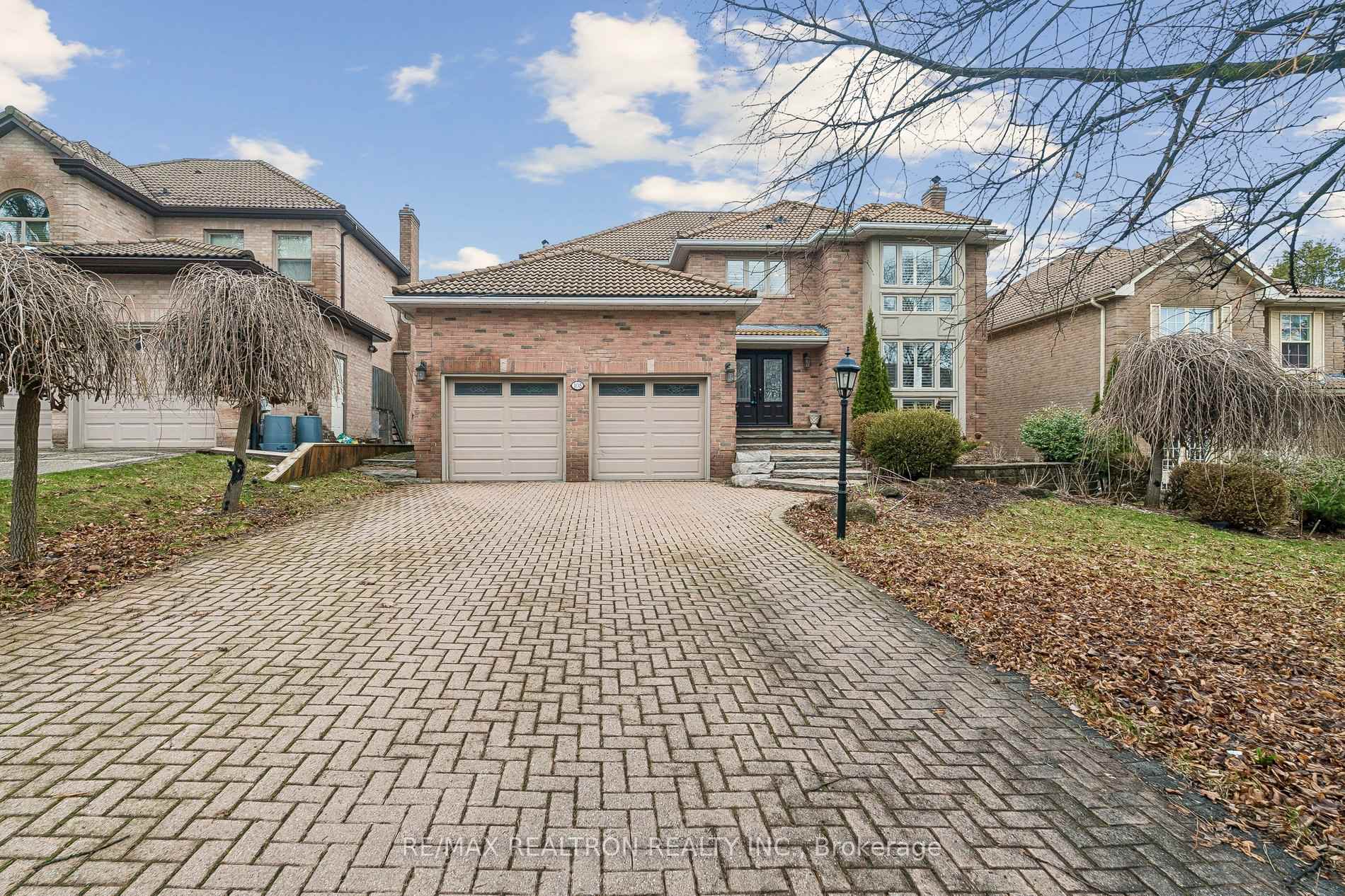 108 Cranberry Lane Aurora Ontario Canada Sale residential Teresa Vu RE/MAX Realtron Realty, Inc. Brokerage*