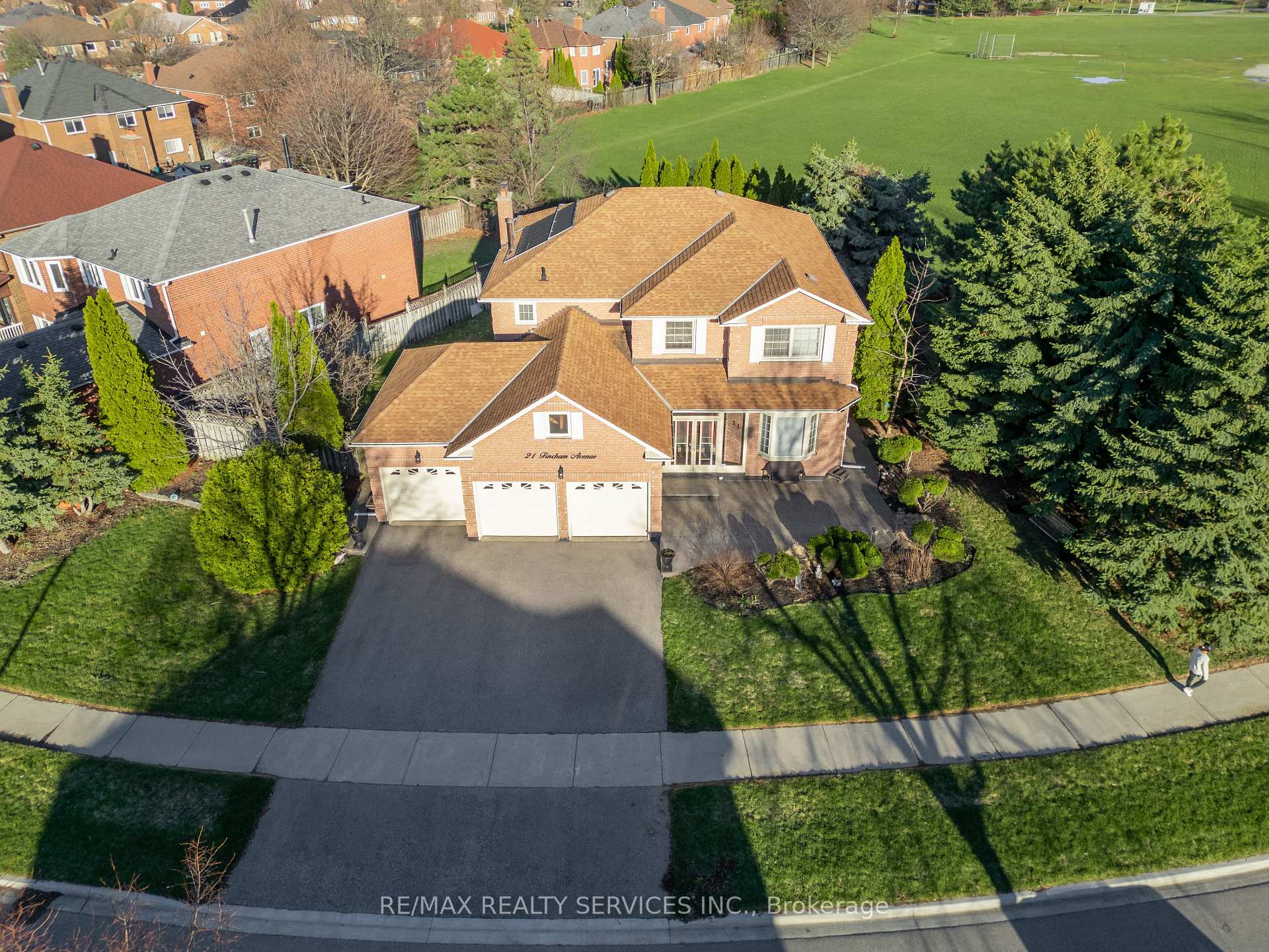 21 Fincham Avenue Brampton Ontario Canada Sale residential CJ Singh RE/MAX Realty Services Inc., Brokerage*