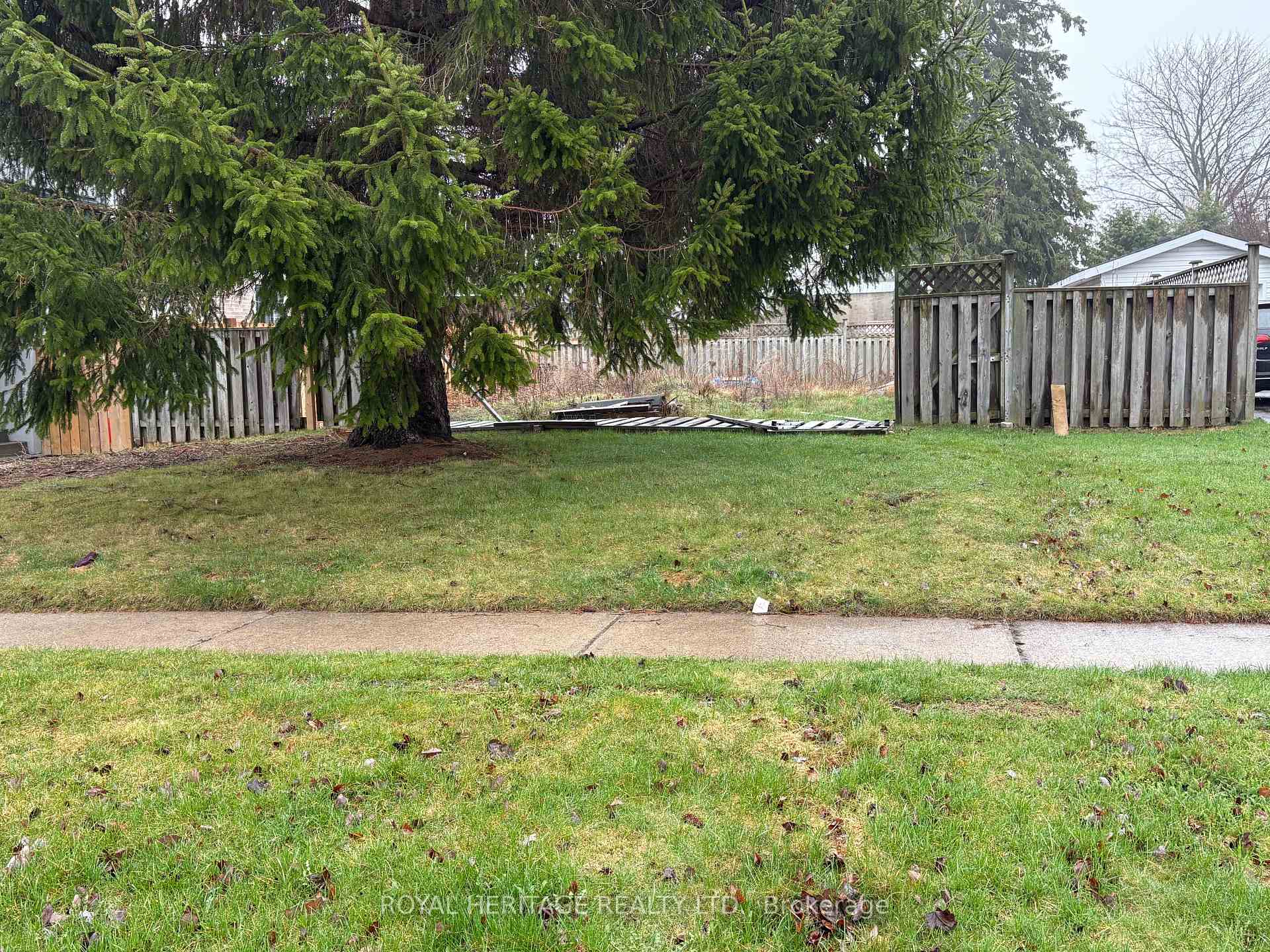 283 Humber Avenue Oshawa Ontario Canada Sale residential Marie Tugwell Royal Heritage Realty Ltd., Brokerage*