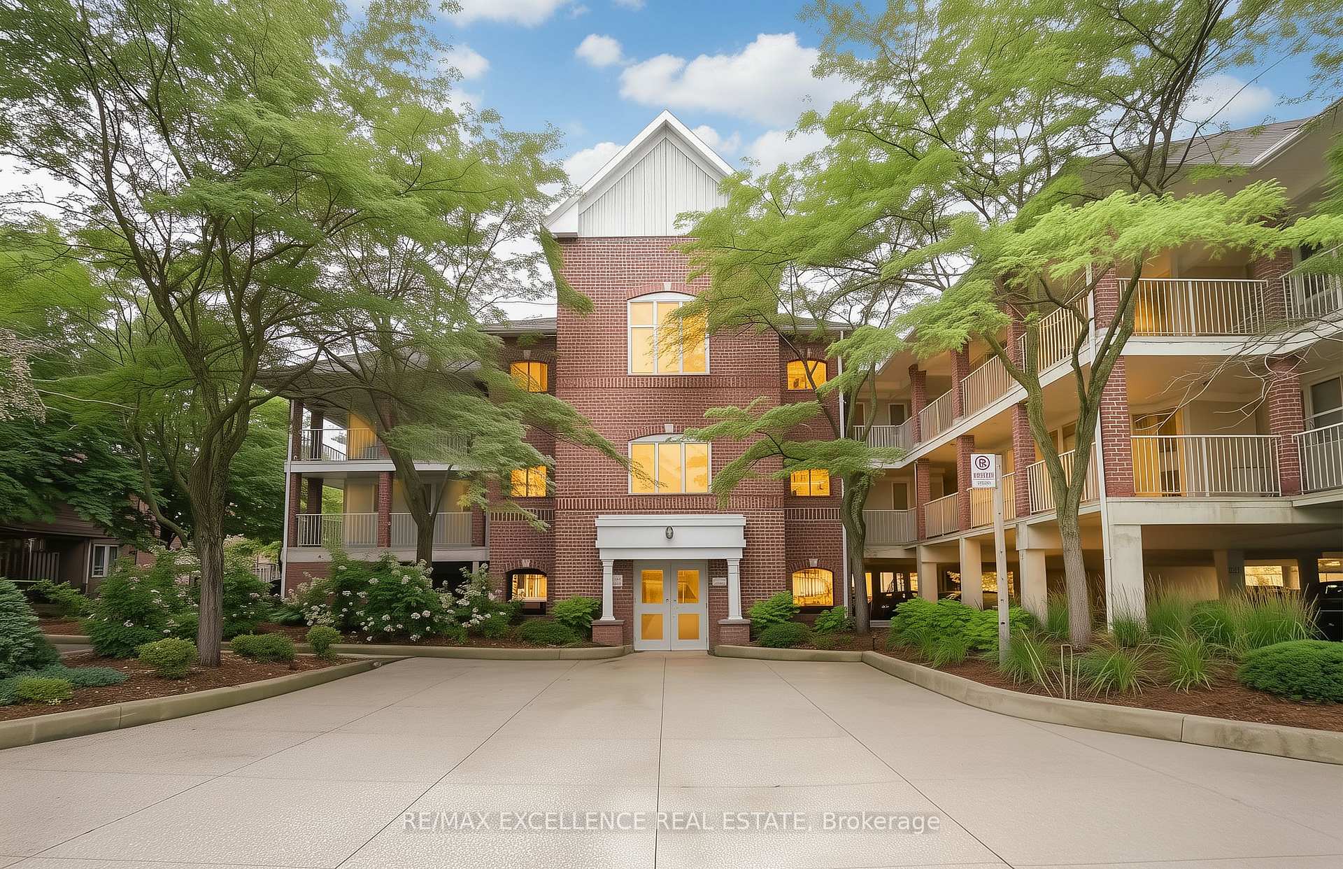 230 - 101 Bristol Road E Mississauga Ontario Canada Sale residential Susan Palmer Landmex Realty Inc., Brokerage *