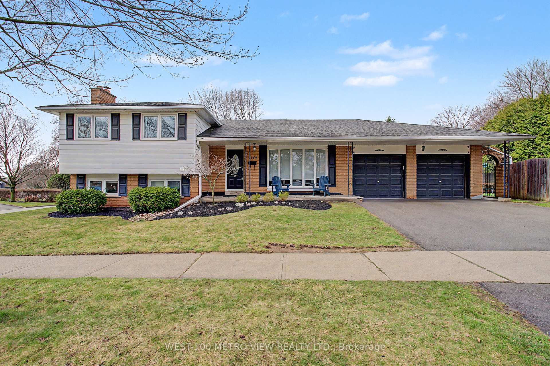 2144 Sandringham Drive Burlington Ontario Canada Sale residential Rod Lovat-Fraser Brokerage Information: Not available, please contact website owner