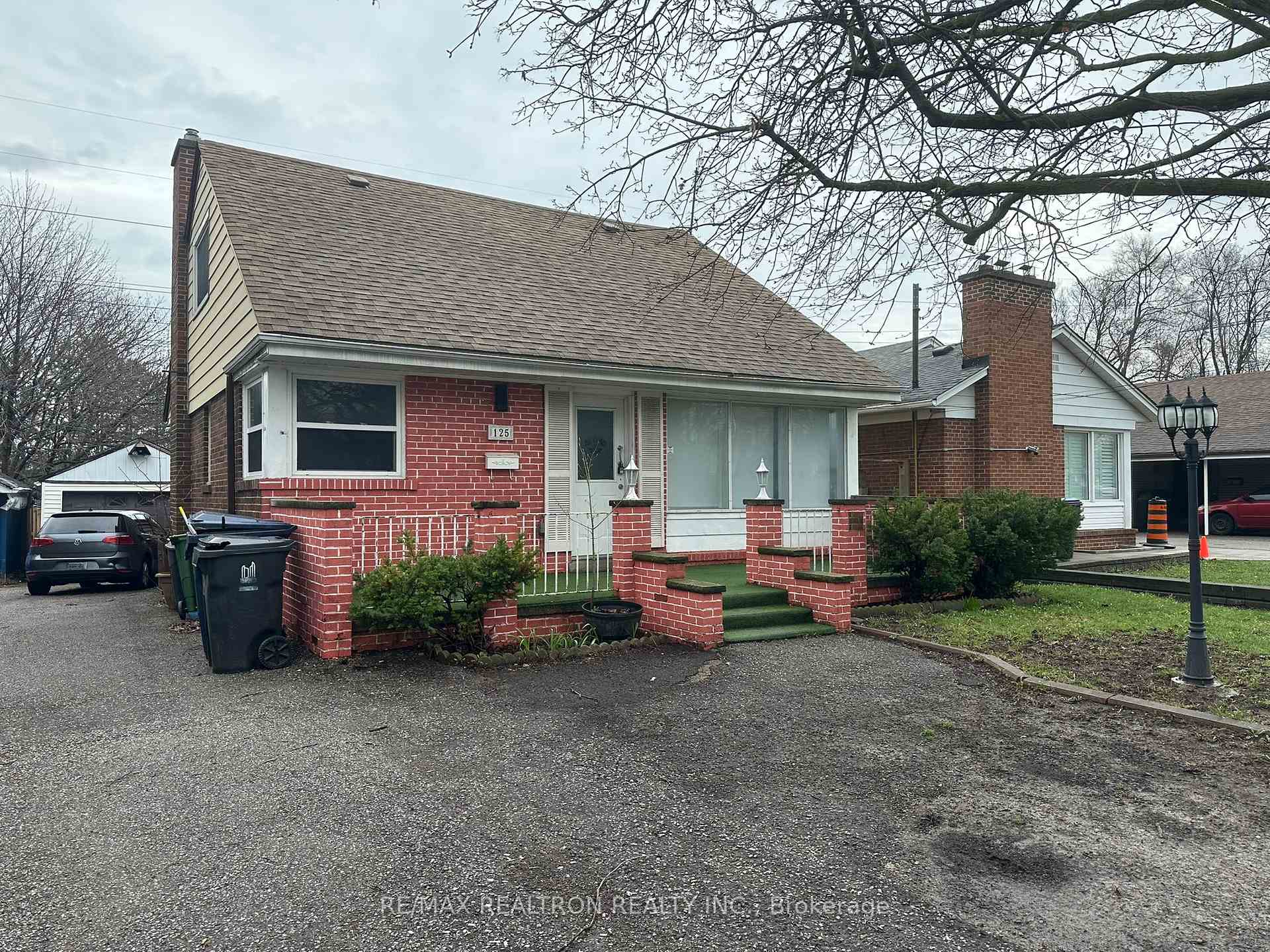 125 Treverton Drive Toronto Ontario Canada Sale residential Harvinder Bhogal RE/MAX Realtron Realty Inc., Brokerage *