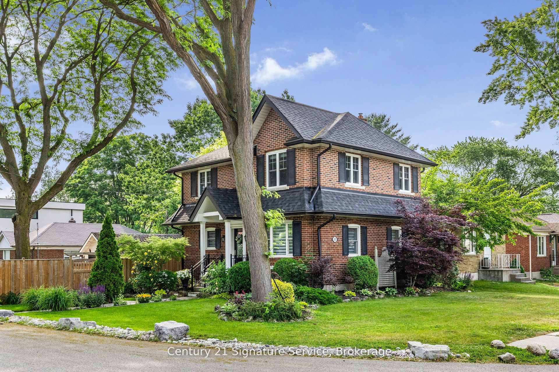 33 McIntosh Avenue Toronto Ontario Canada Sale residential Joaette Young Century 21 Signature Service