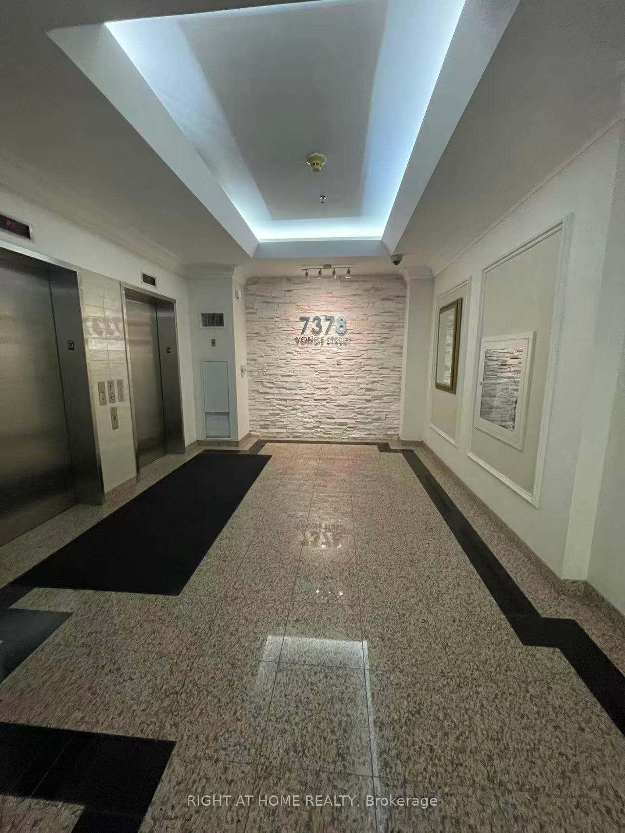 212 - 7378 Yonge Street Vaughan Ontario Canada Sale residential   Right at Home Realty, Brokerage