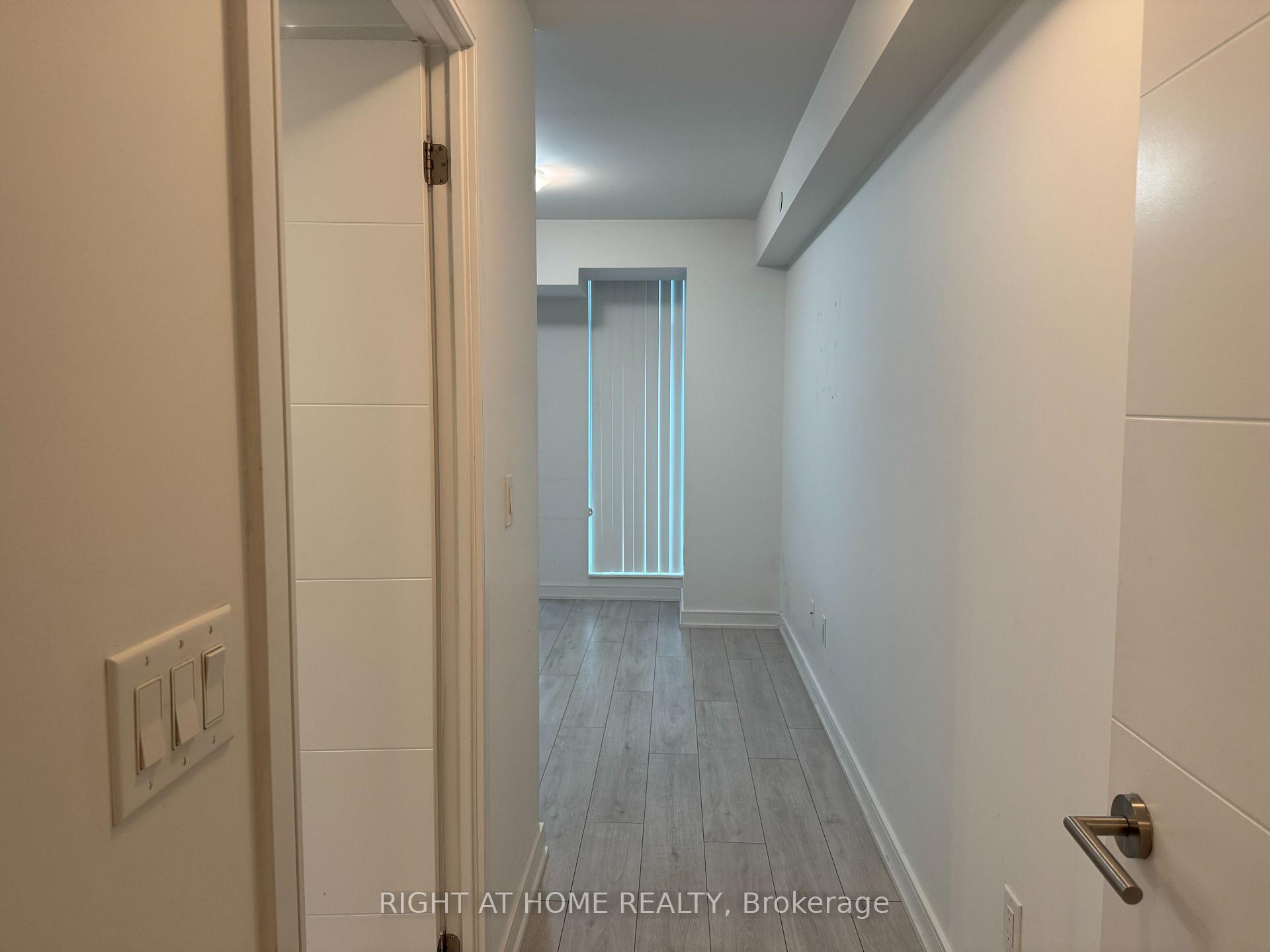 533 - 525 Adelaide Street W Toronto Ontario Canada Rent residential Alfred Russell Rosos Right at Home Realty, Brokerage*