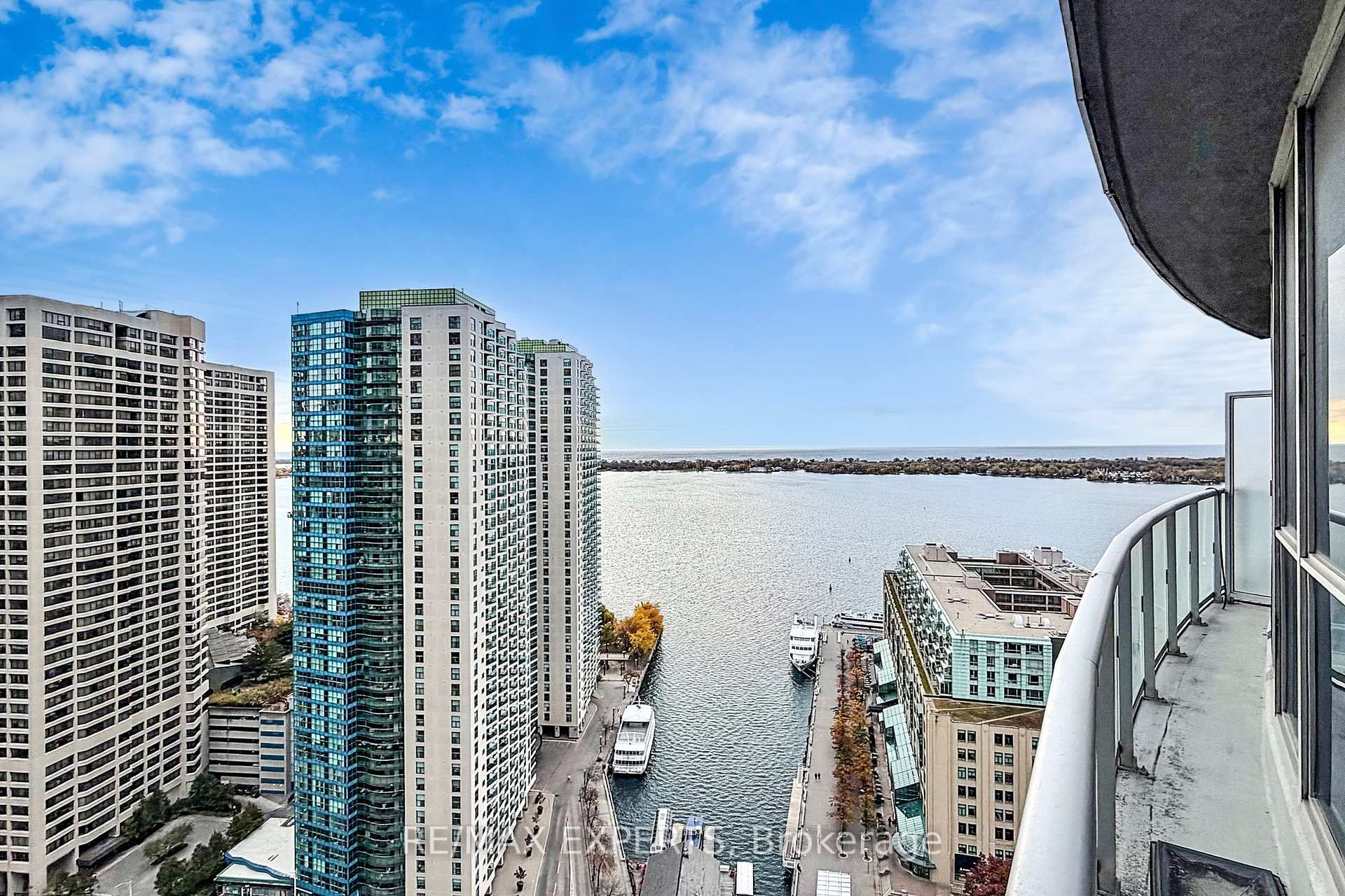 2905 - 8 York Street Toronto Ontario Canada Sale residential NIHAD HAZBOUN Re/Max Experts, Brokerage*