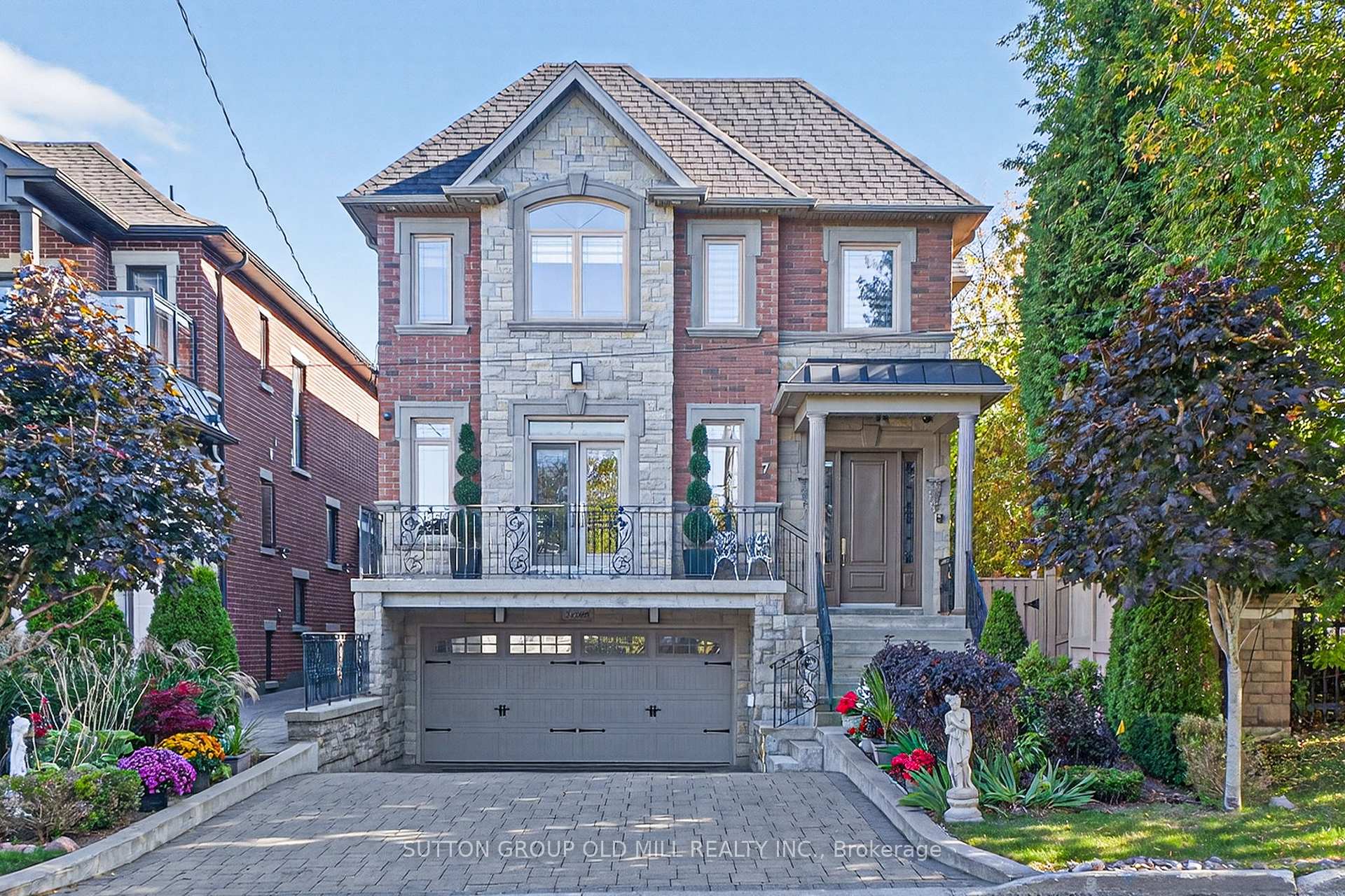 7 Cousins Drive Aurora Ontario Canada Sale residential Johanna Weaver Sutton Group Old Mill Realty Inc., Brokerage *