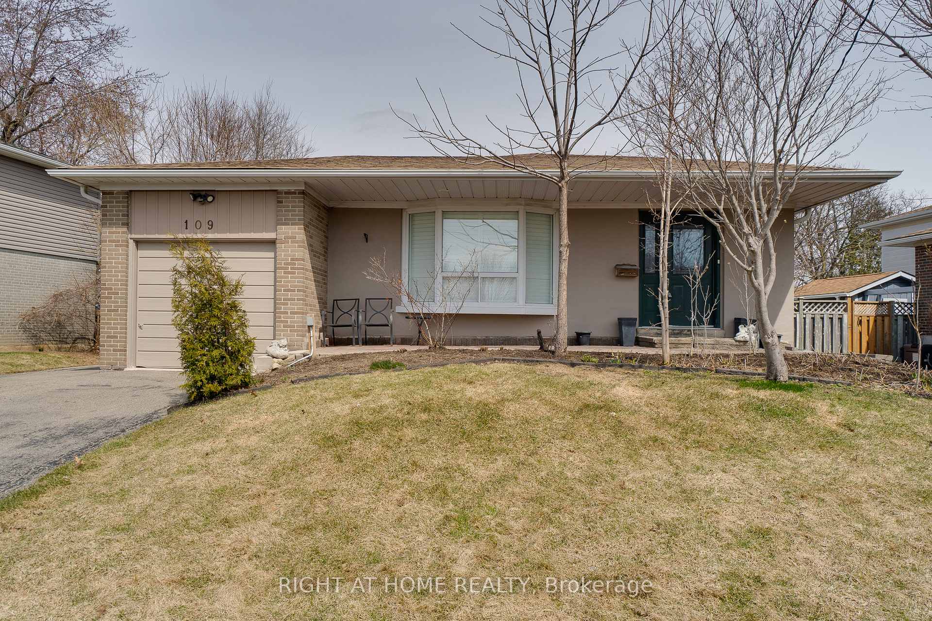 109 Rexway Drive Halton Hills Ontario Canada Sale residential Eva Maria Labedzki Right at Home Realty, Brokerage*
