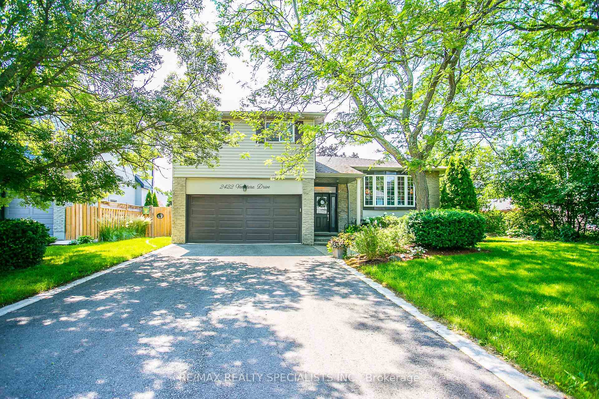 2422 Ventura Drive Oakville Ontario Canada Sale residential Linda Abdullah RE/MAX Realty Specialists Inc., Brokerage *