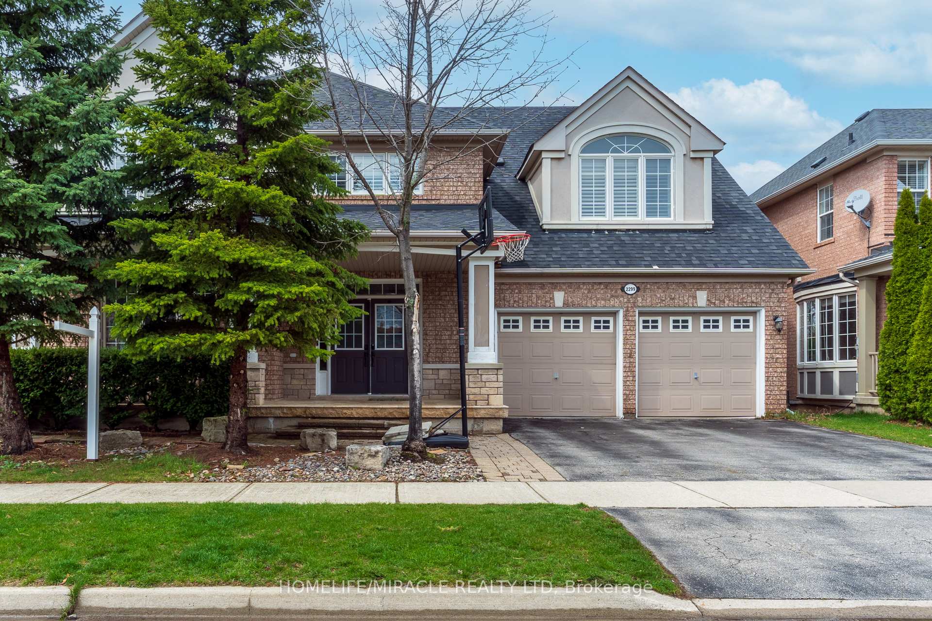 2299 Glazebrook Circle Oakville Ontario Canada Sale residential Ritin Gupta HomeLife/Miracle Realty Ltd., Brokerage *