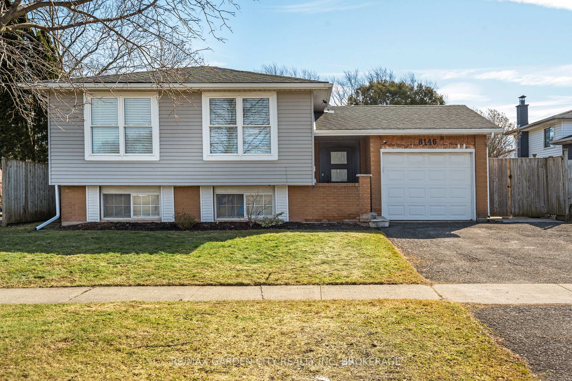 8146 WESTWOOD Street Niagara Falls Ontario Canada Sale residential Jas Singh COSMOPOLITAN REALTY BROKERAGE