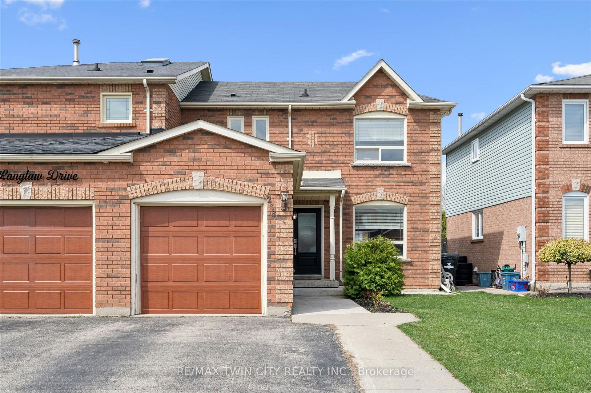 238 Langlaw Drive Cambridge Ontario Canada Sale residential Renee Blair Sotheby's International Realty Canada