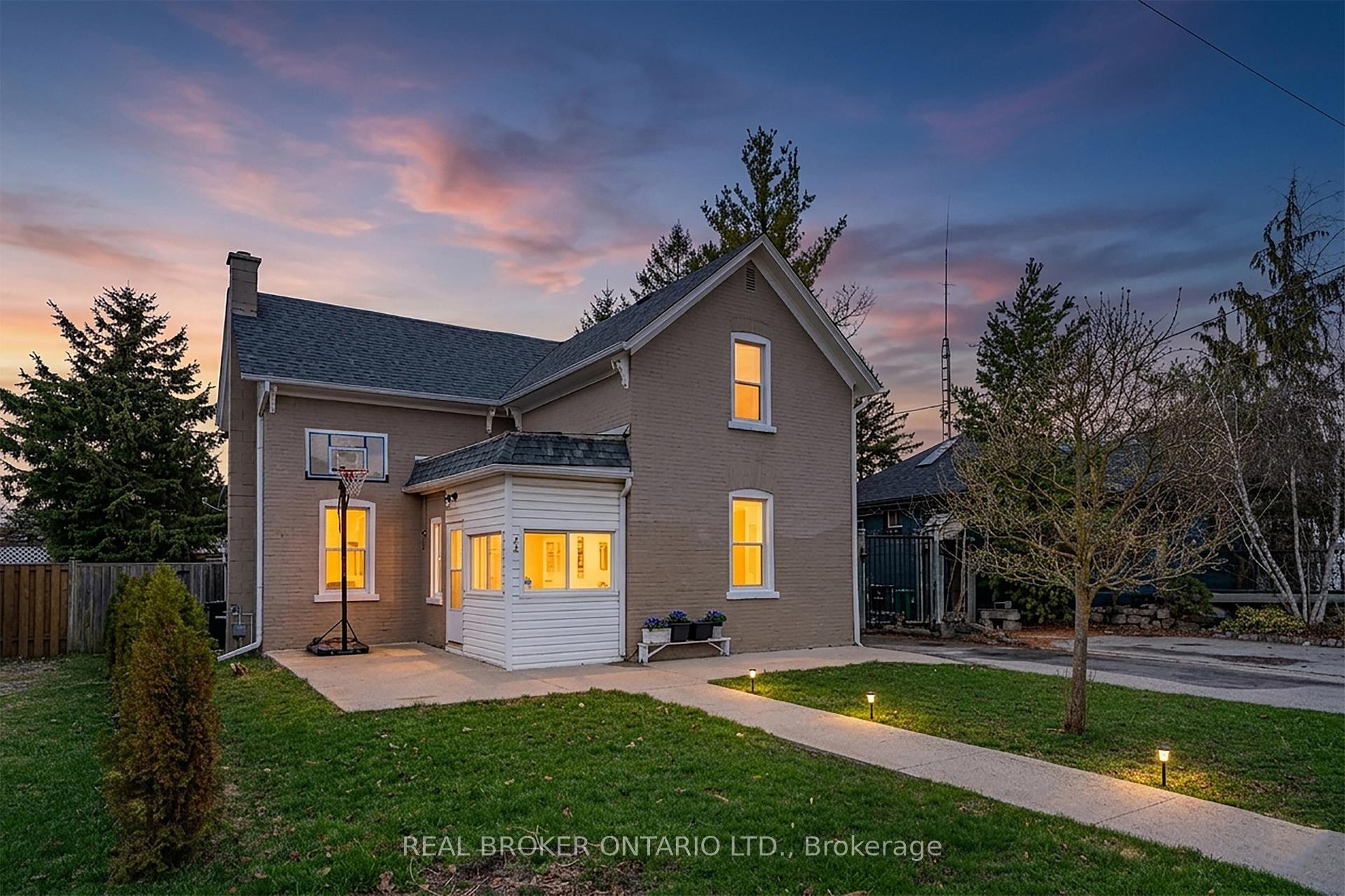 82 Bond Street Cambridge Ontario Canada Sale residential Renee Blair Sotheby's International Realty Canada