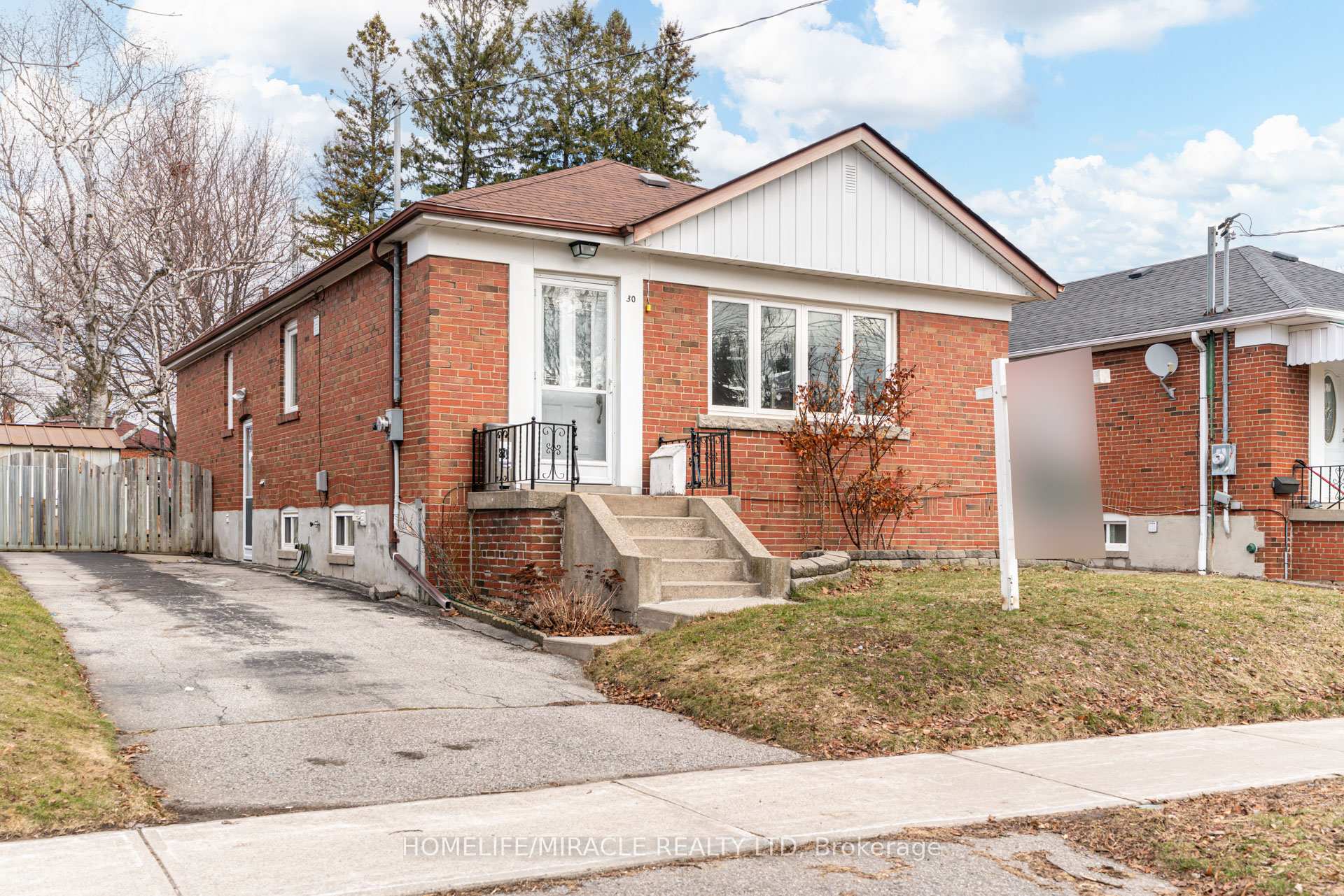 30 Yorkshire Road Toronto Ontario Canada Sold residential Home Gurus HomeLife/Miracle Realty Ltd, Brokerage *