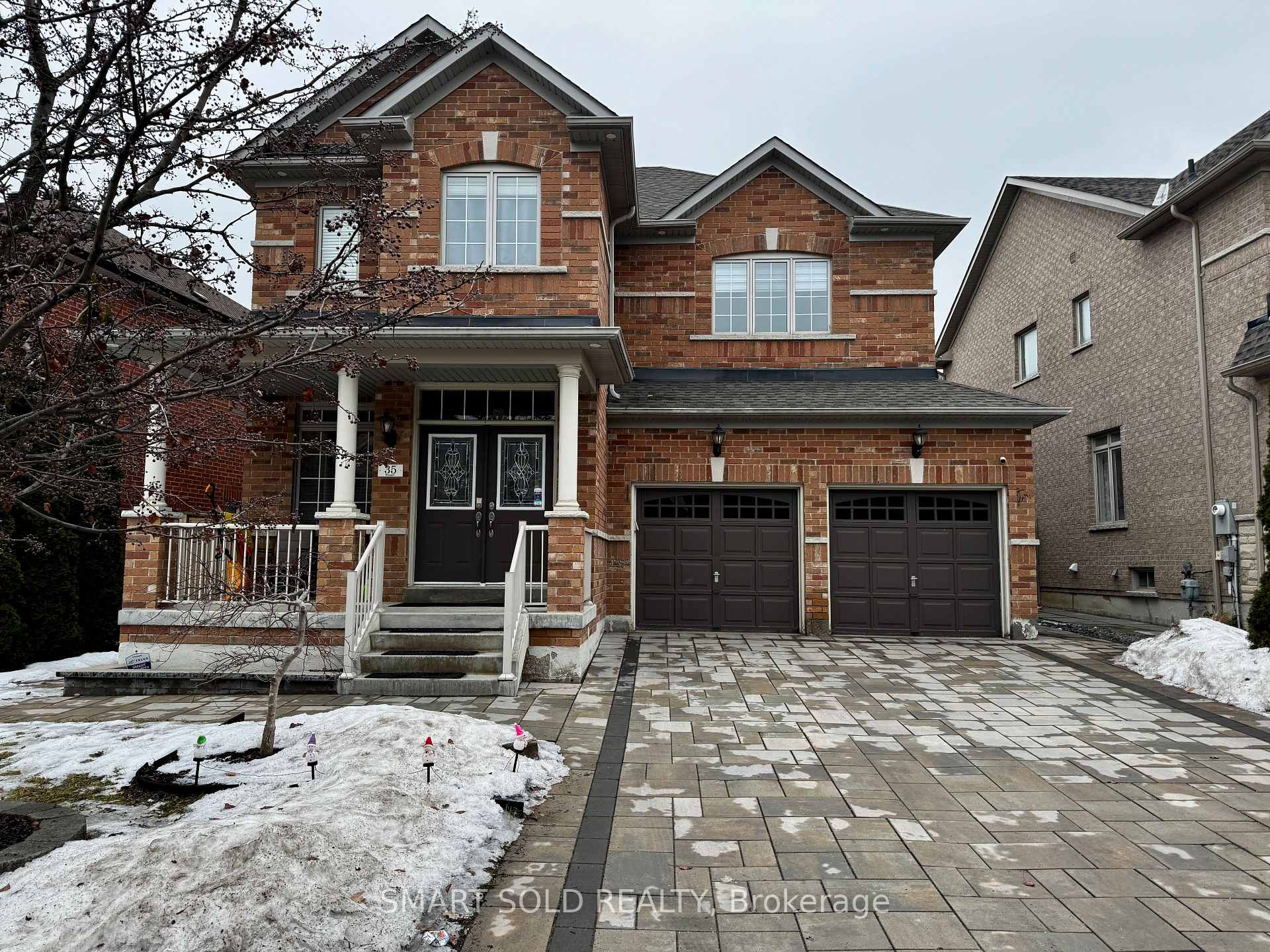 35 Cosford Street Aurora Ontario Canada Sale residential Alex Lui Right at Home Realty, Brokerage*