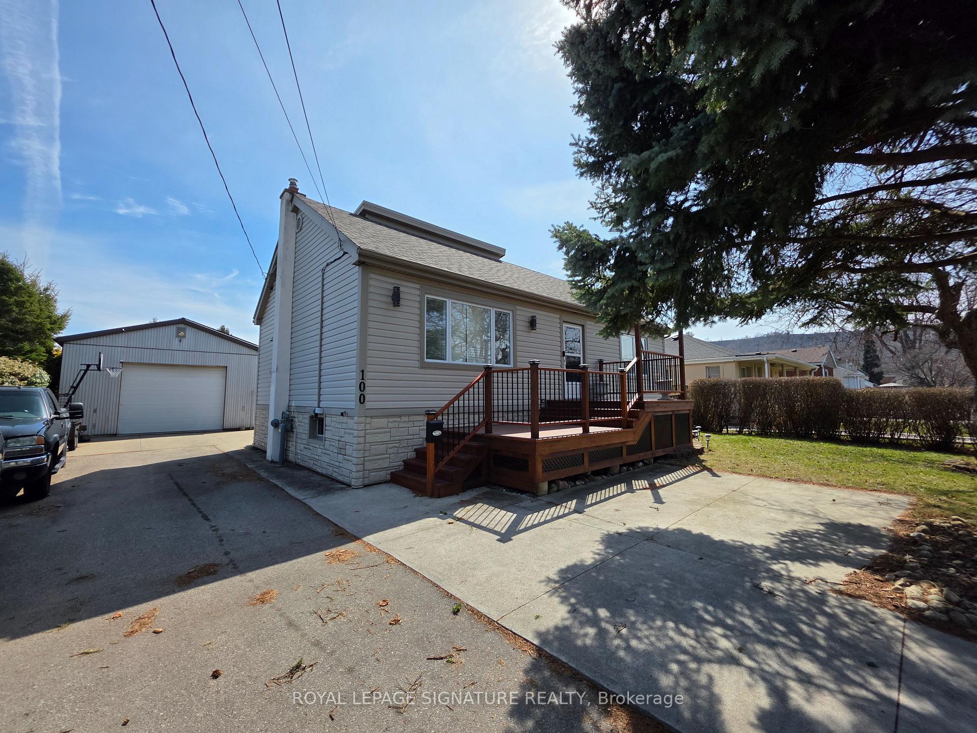 Upper Level - 100 Corman Avenue Hamilton Ontario Canada Rent residential Liliane Rezkalla Royal LePage Signature Realty, Brokerage