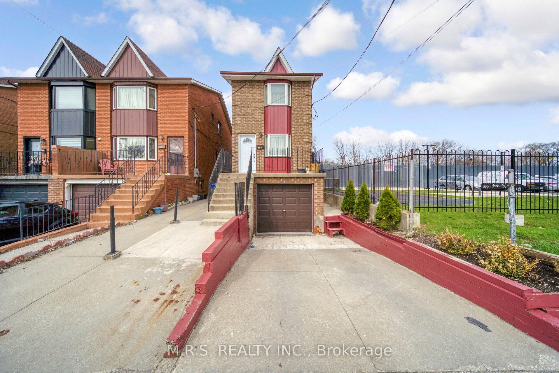 29A South Station Street Toronto Ontario Canada Sale residential Maria Guadagnolo RE/MAX PREMIER INC. Brokerage*