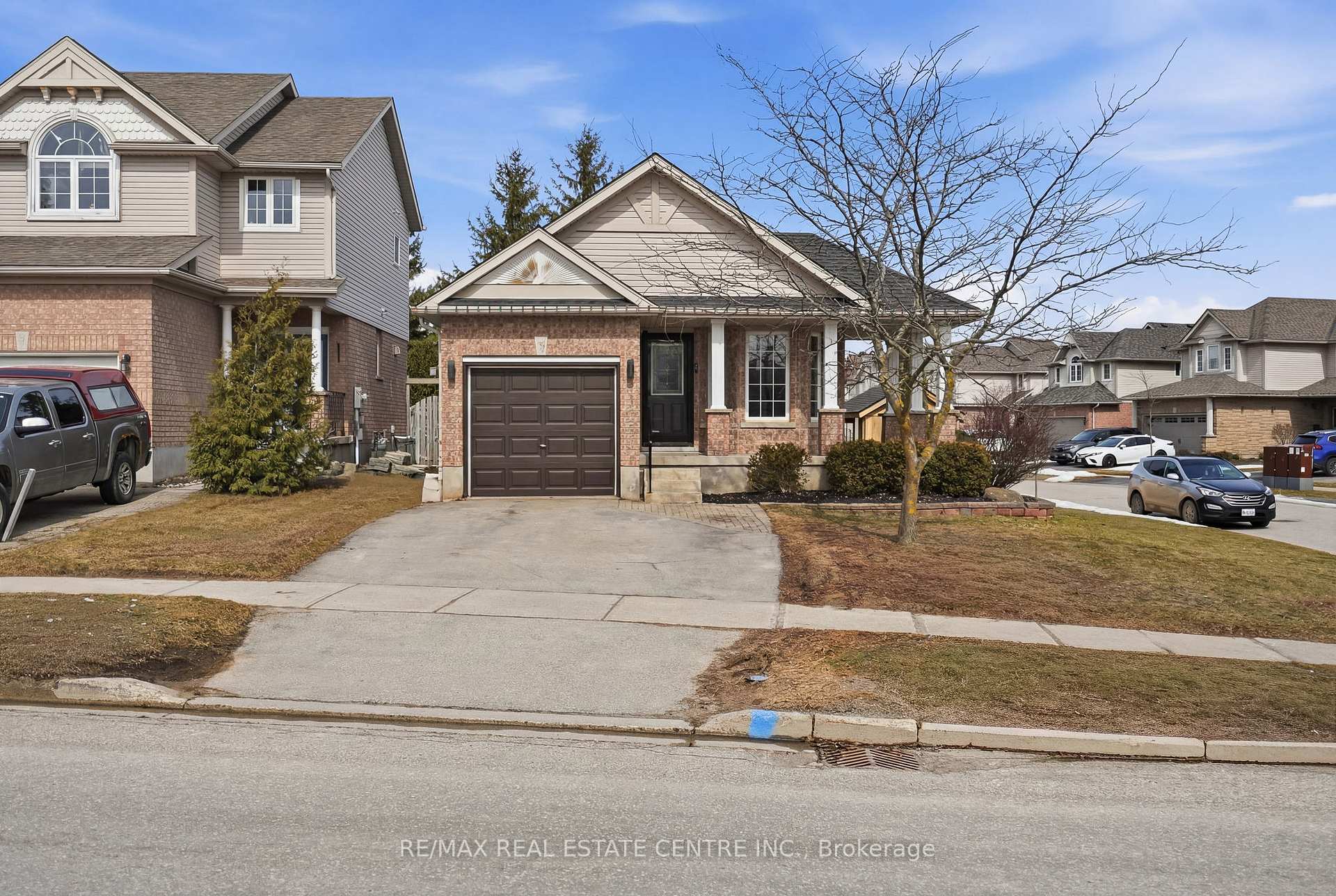 321 Montgomery Boulevard Orangeville Ontario Canada Sale residential Sundeep Babbar Royal Lepage Certified Realty, Brokerage*