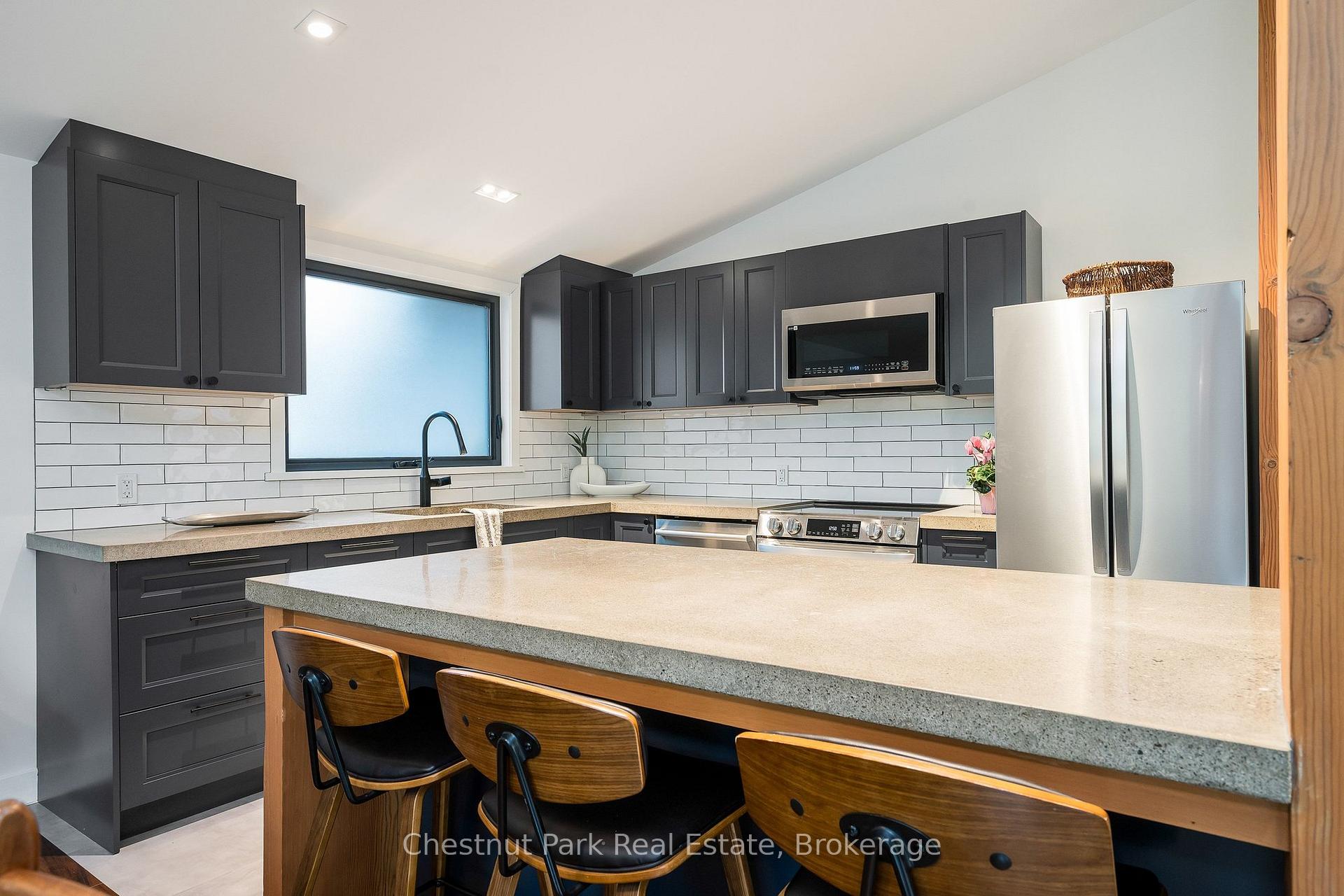 3 Bedroom Single Family Home/House's Image 12