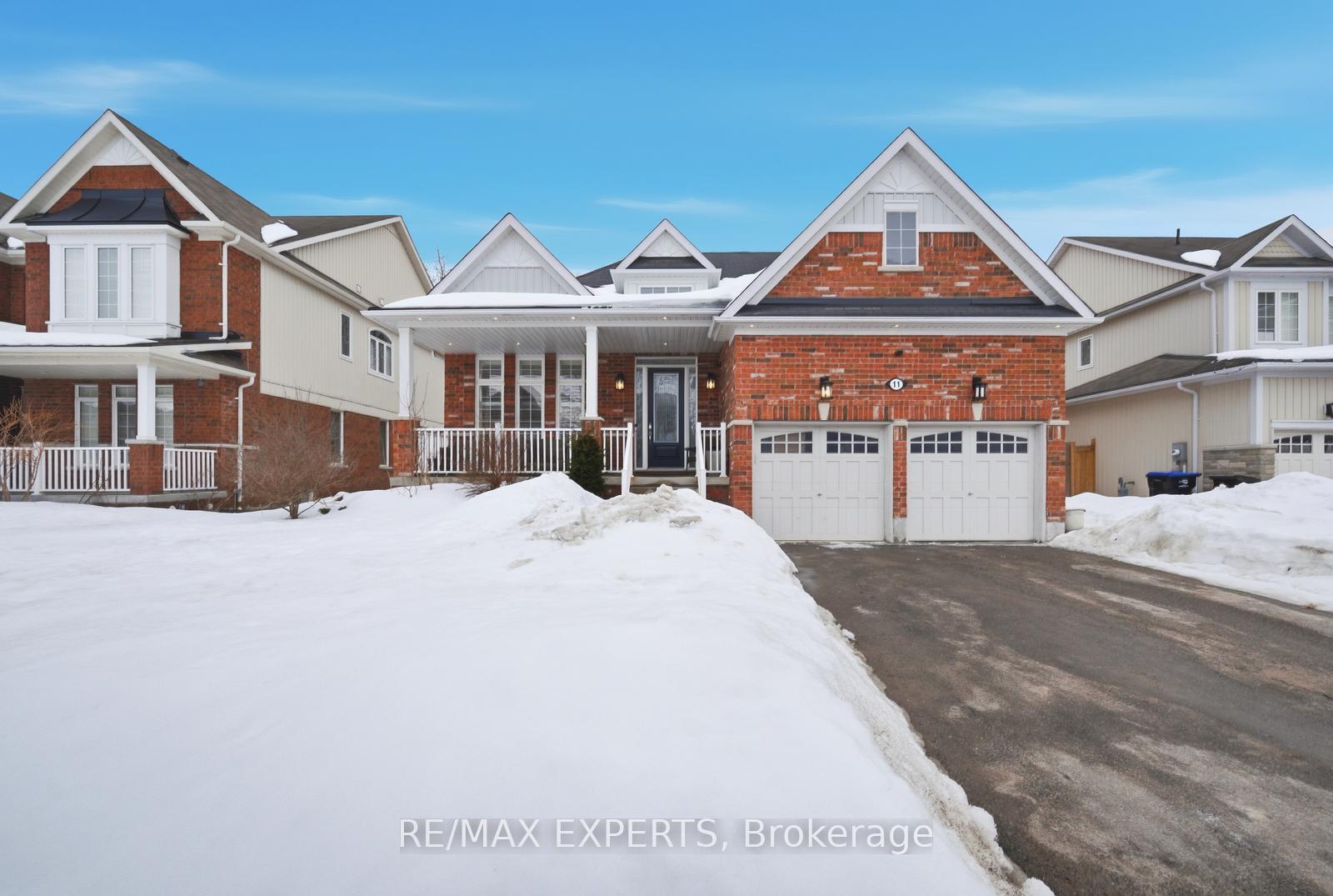 11 Collier Crescent Essa Ontario Canada Sale residential NIHAD HAZBOUN Re/Max Experts, Brokerage*