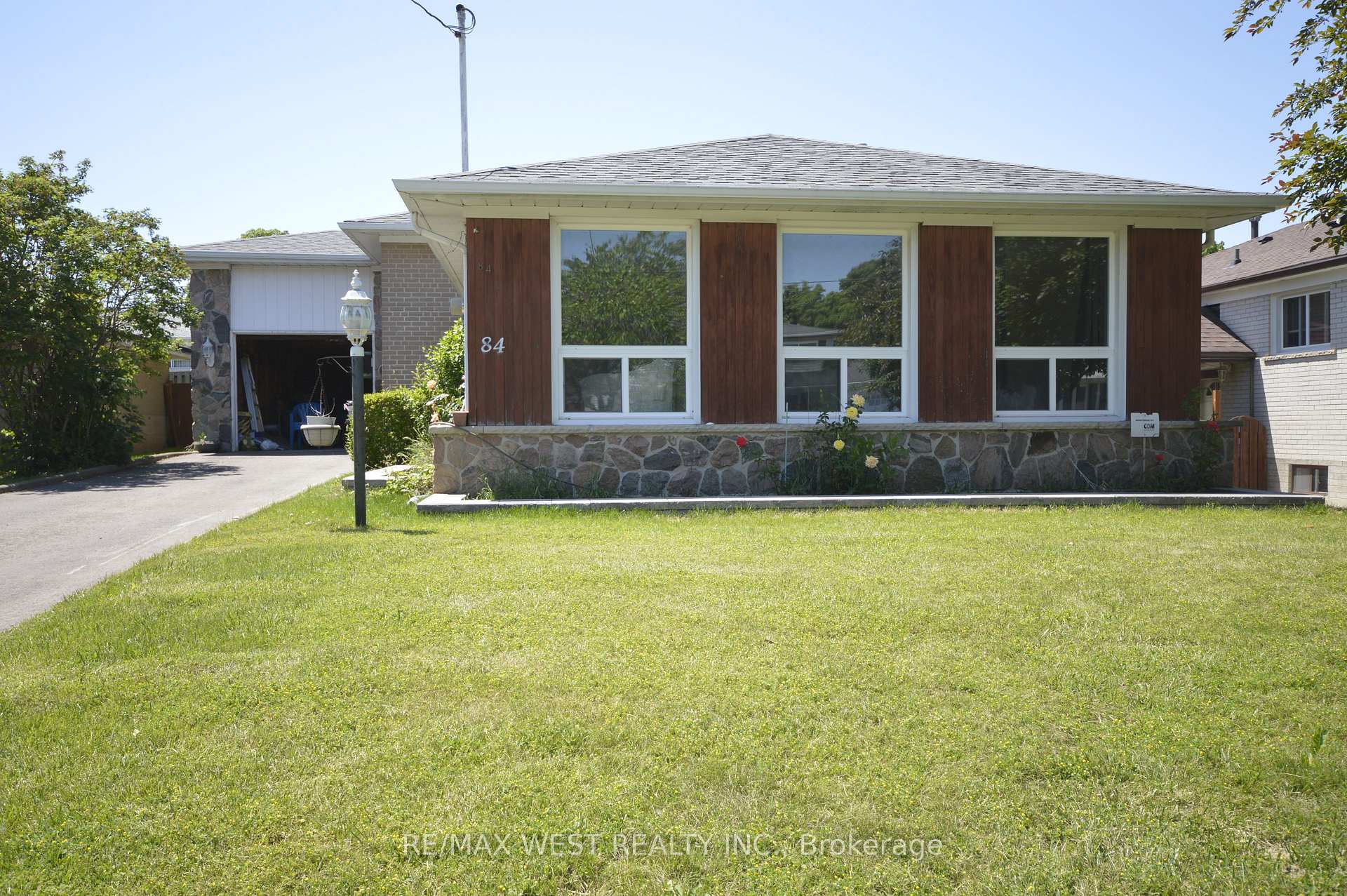 84 Kearney Drive Toronto Ontario Canada Rent residential OZGUR BOYACIOGLU RE/MAX West Realty Inc., Brokerage *