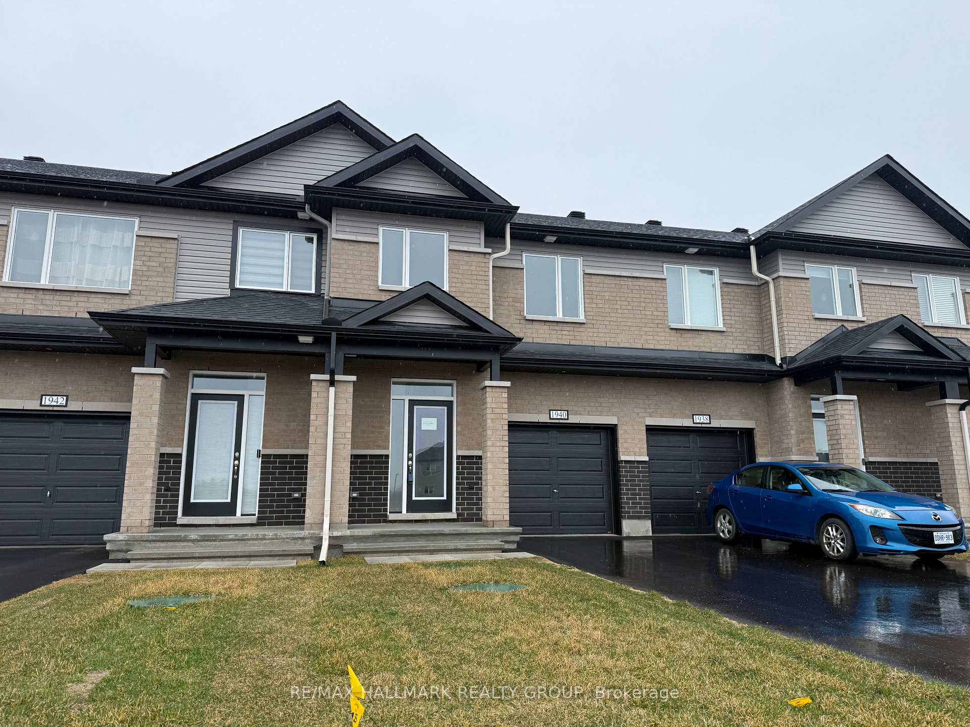 1940 Hawker Private Ottawa Ontario Canada Sale residential   Colleen Lyle Real Estate Team