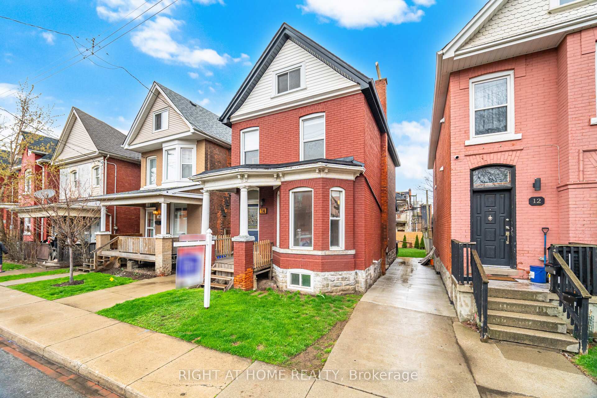 14 William Street Hamilton Ontario Canada Sale residential Sal Abouchala Right at Home Realty, Brokerage*