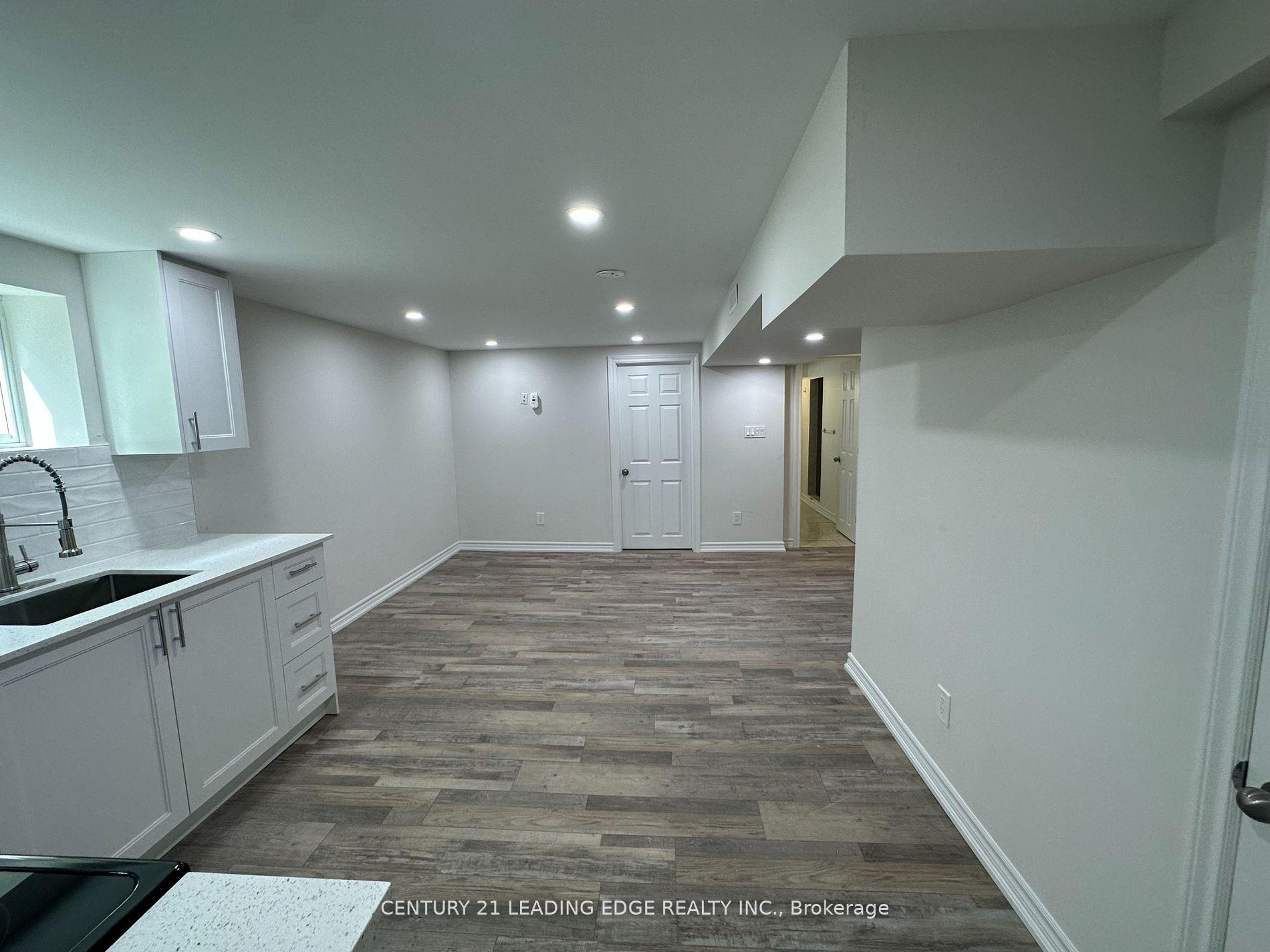Bsmt - 11 White Abbey Park Toronto Ontario Canada Rent residential Steffen Hugo Right at Home Realty, Brokerage*