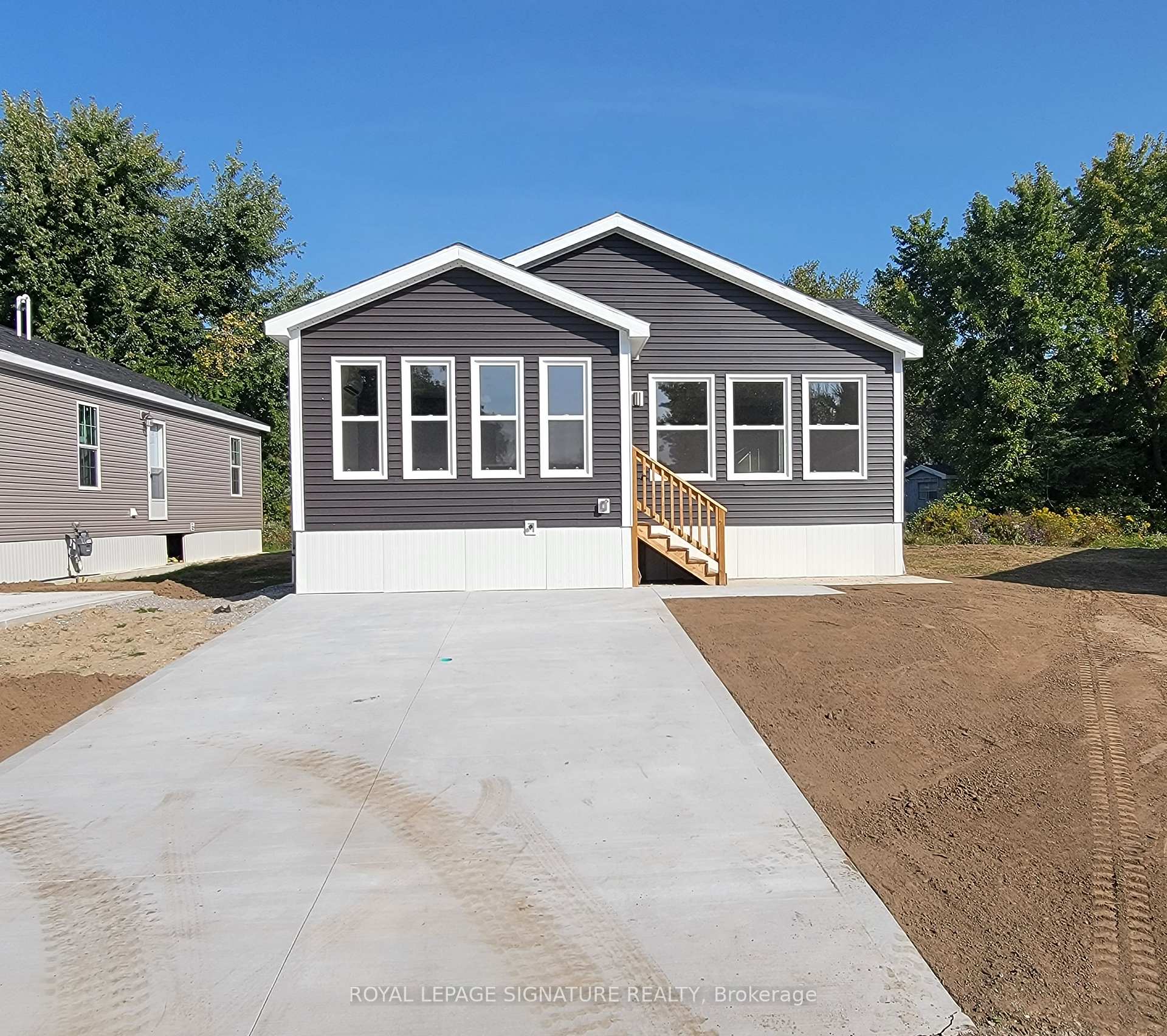 14 Briarwood Place Innisfil Ontario Canada Sale residential Liliane Rezkalla Royal LePage Signature Realty, Brokerage