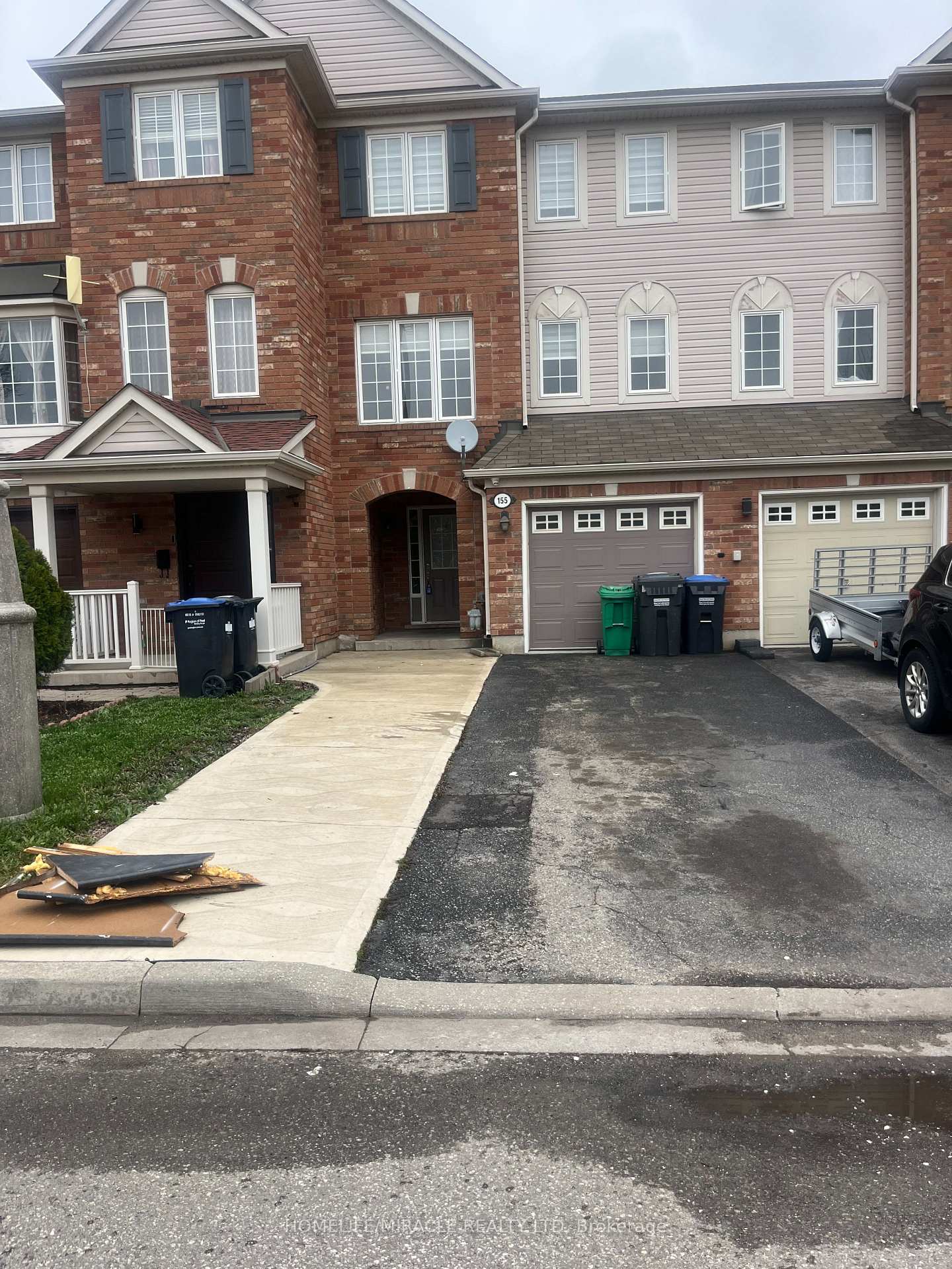 155 Decker Hollow Crescent Brampton Ontario Canada Rent residential Rudy Lachhman HomeLife/Miracle Realty Ltd, Brokerage *