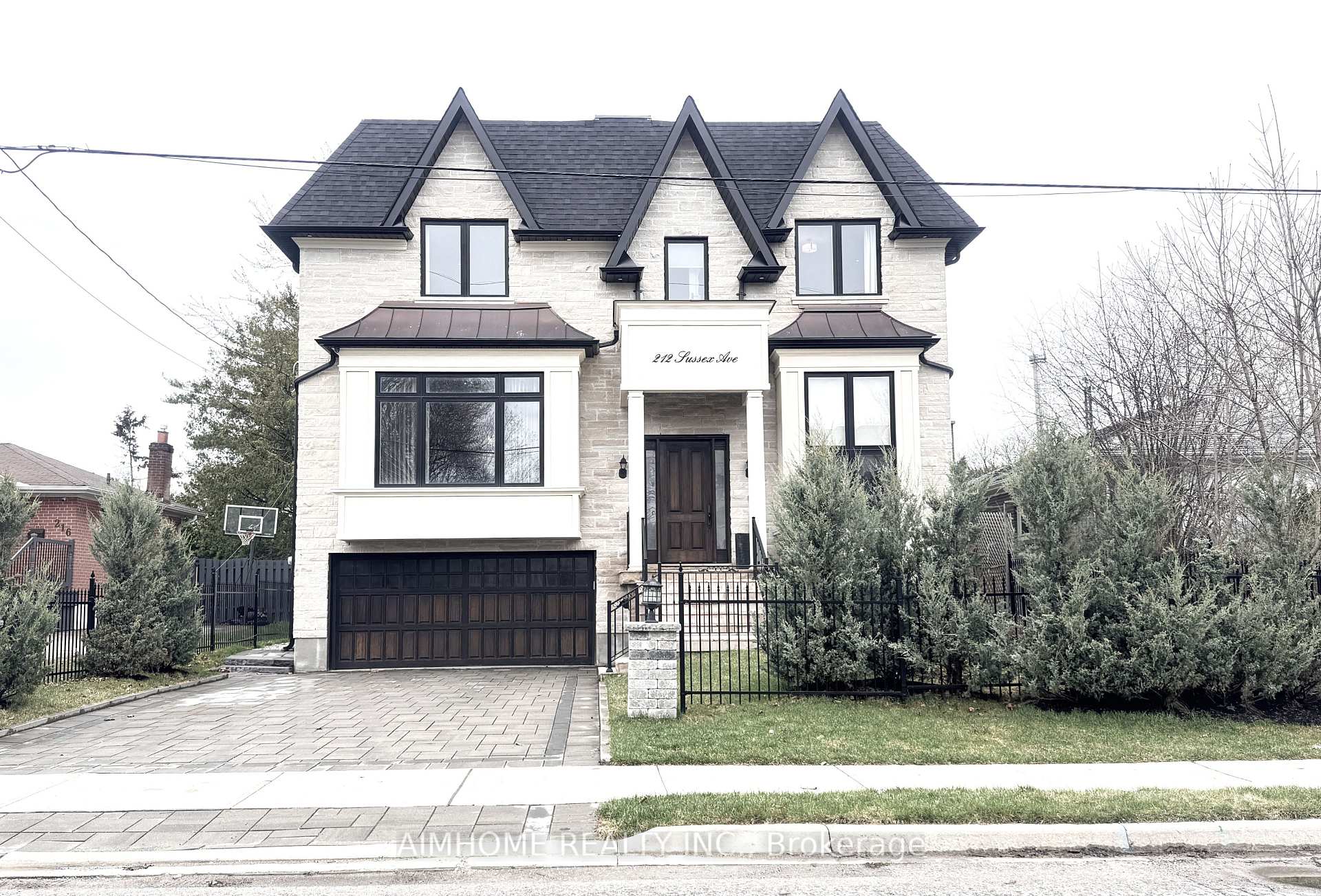212 Sussex Avenue Richmond Hill Ontario Canada Sale residential TATIANA ROLINSKY Re/Max YOUR COMMUNITY REALTY