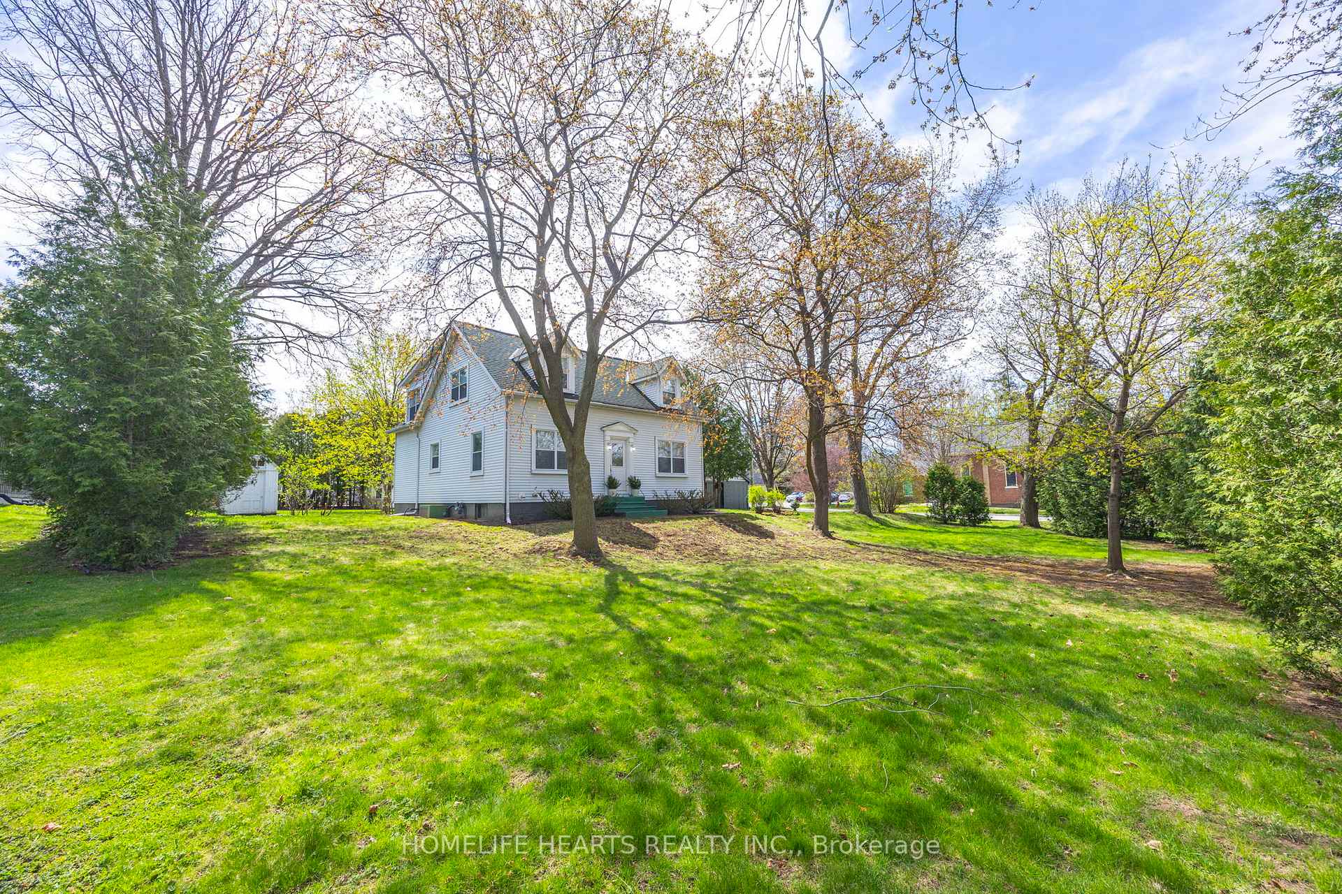 6995 Second Line W Mississauga Ontario Canada Sale residential Susan Nacario HomeLife Hearts Realty Inc., Brokerage *