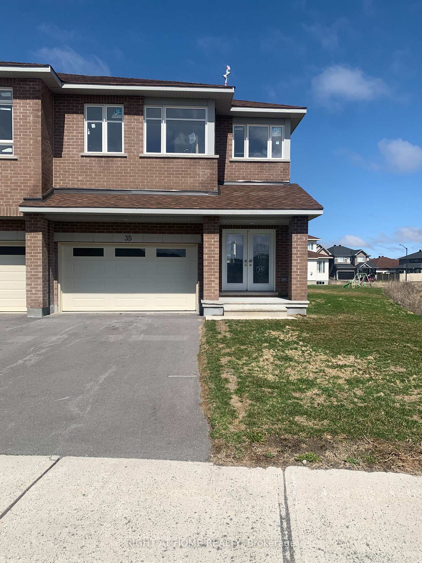 35 Wylie Way Carleton Place Ontario Canada Sale residential Pritpal Mahal & Team Mahal Right at Home Realty, Brokerage*