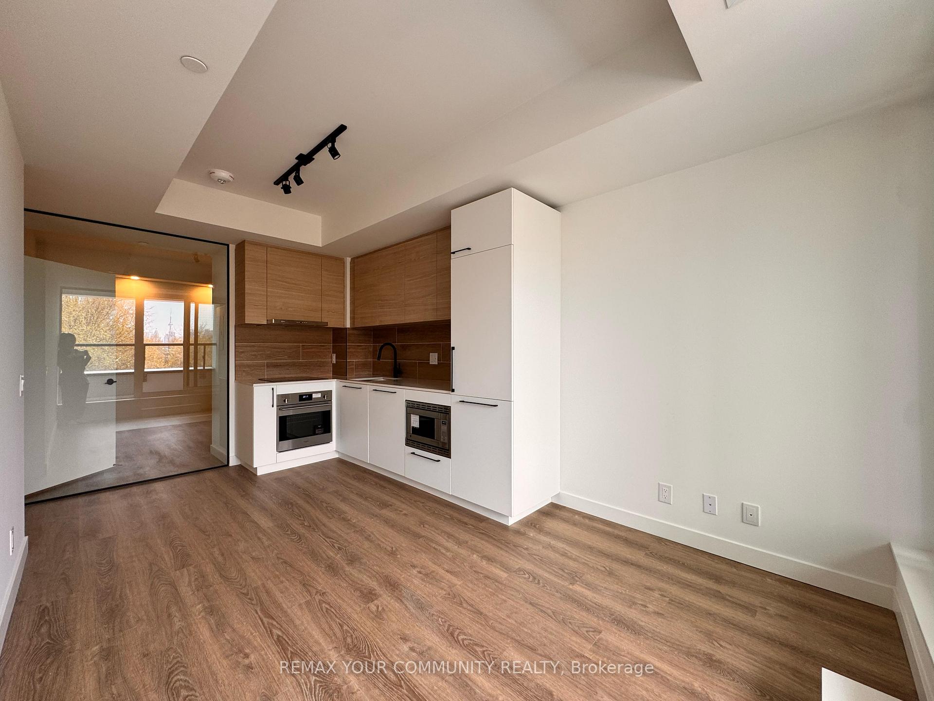 323 - 1050 Eastern Avenue Toronto Ontario Canada Rent residential Charles Francis Re/Max Your Community Realty, Brokerage*