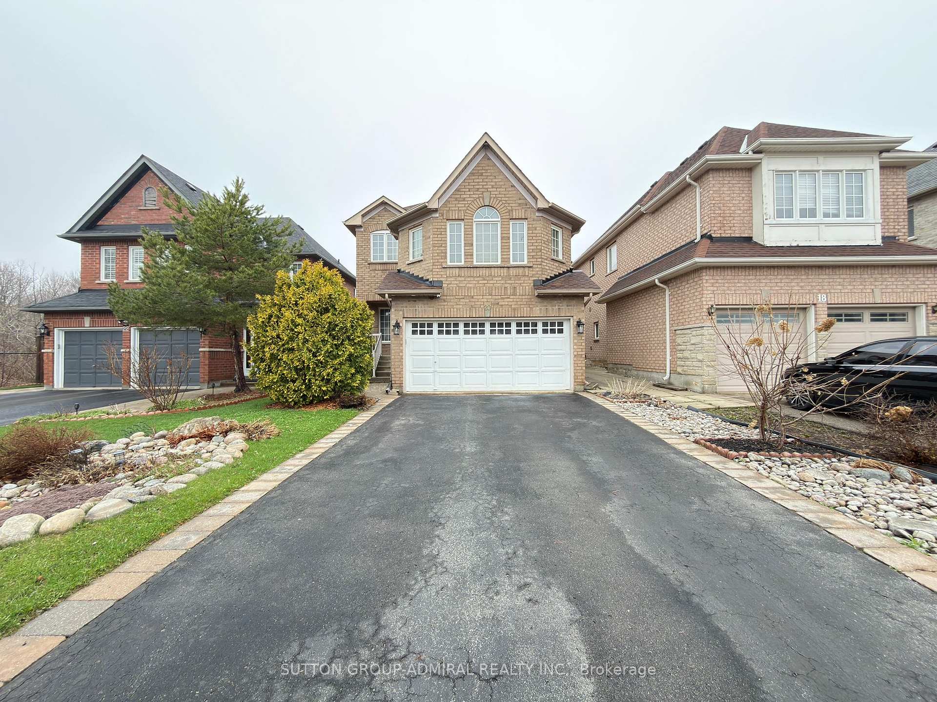 20 Aztec Court Richmond Hill Ontario Canada Rent residential Claudia Kovalev Sutton Group-Admiral Realty Inc., Brokerage *