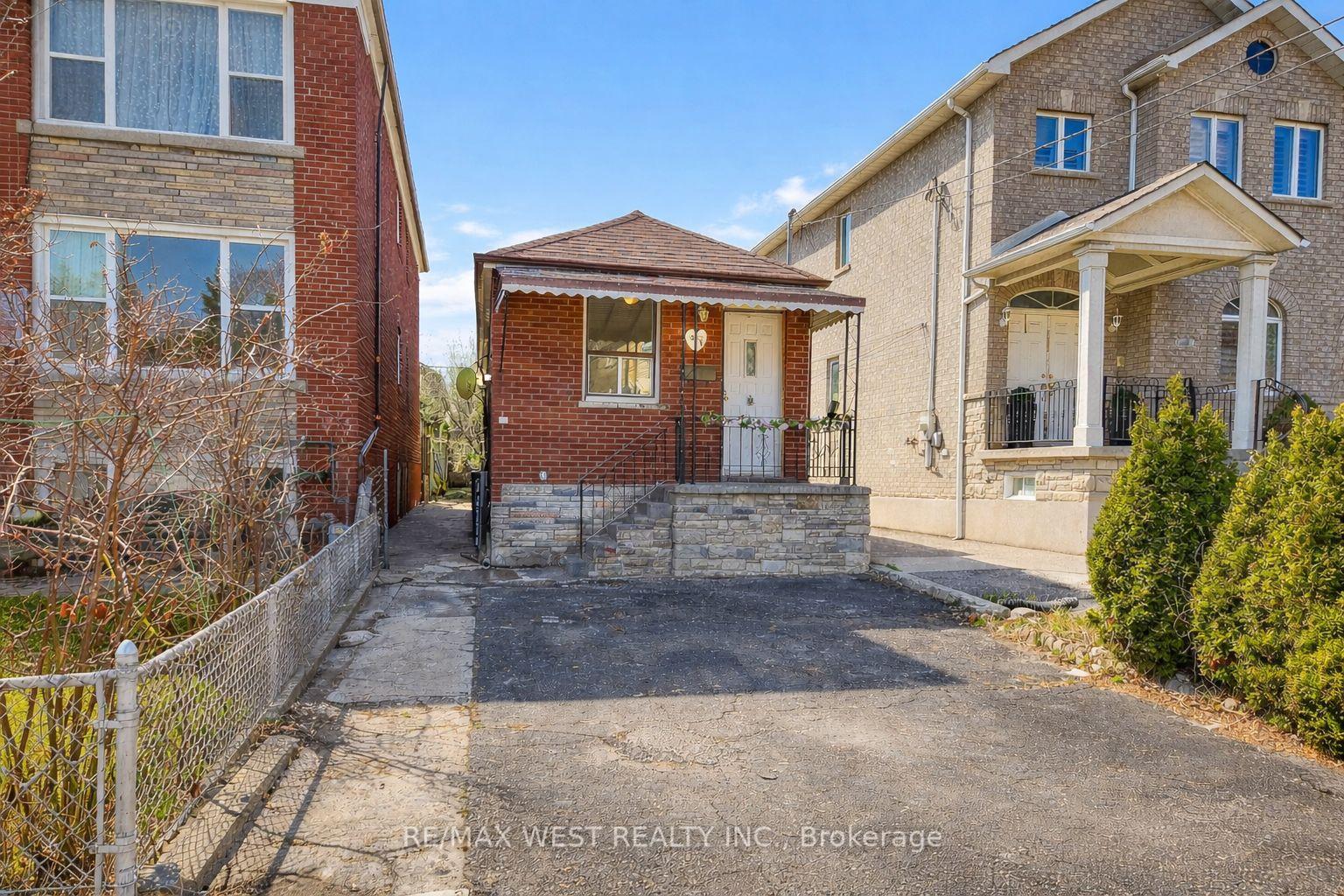 538 McRoberts Avenue Toronto Ontario Canada Sale residential Balvinder (Bally) Dhammu Acro Gold Realty Inc., Brokerage*