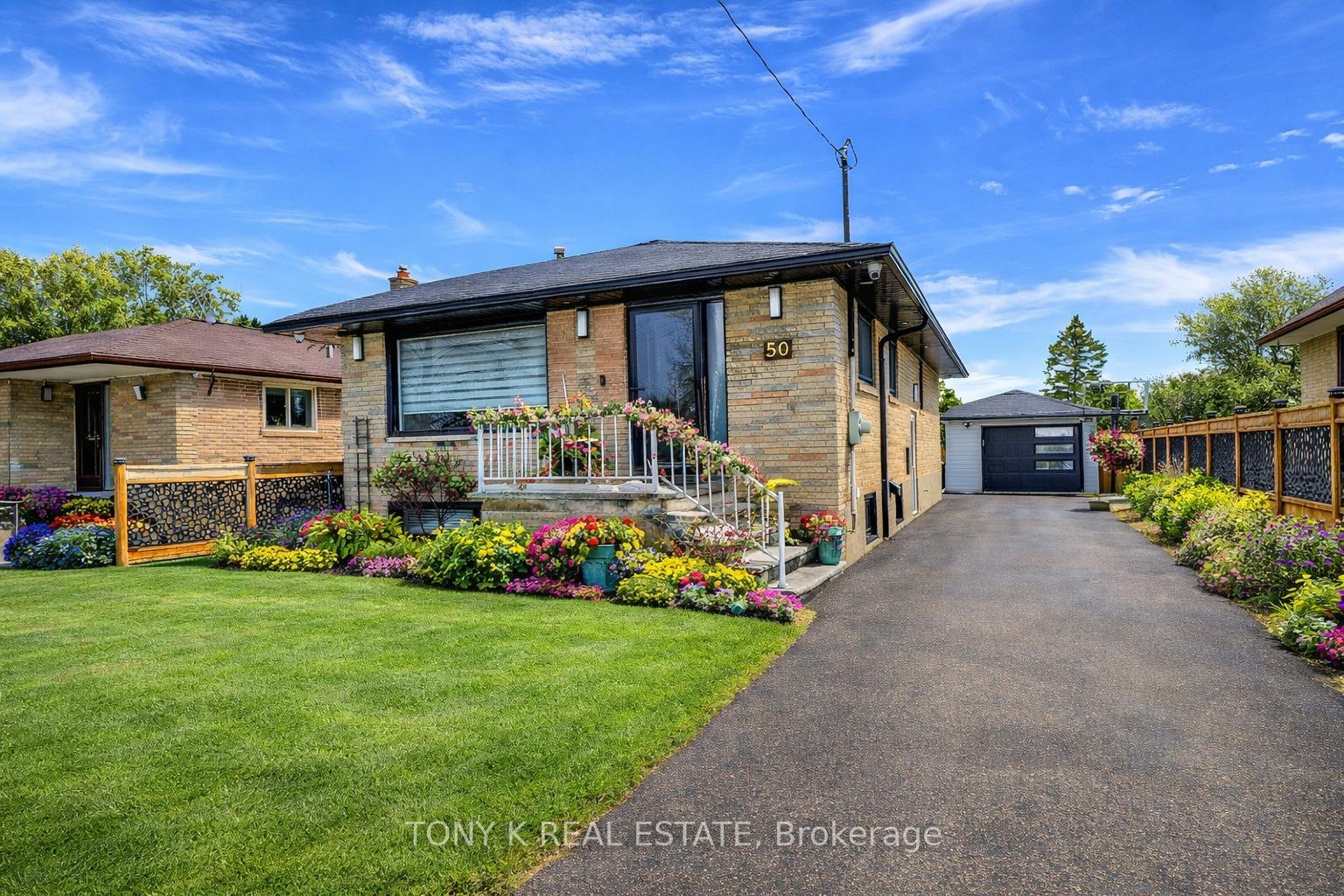 50 Ranstone Gardens Toronto Ontario Canada Sale residential Douglas Hart Bosley Real Estate Ltd., Brokerage *