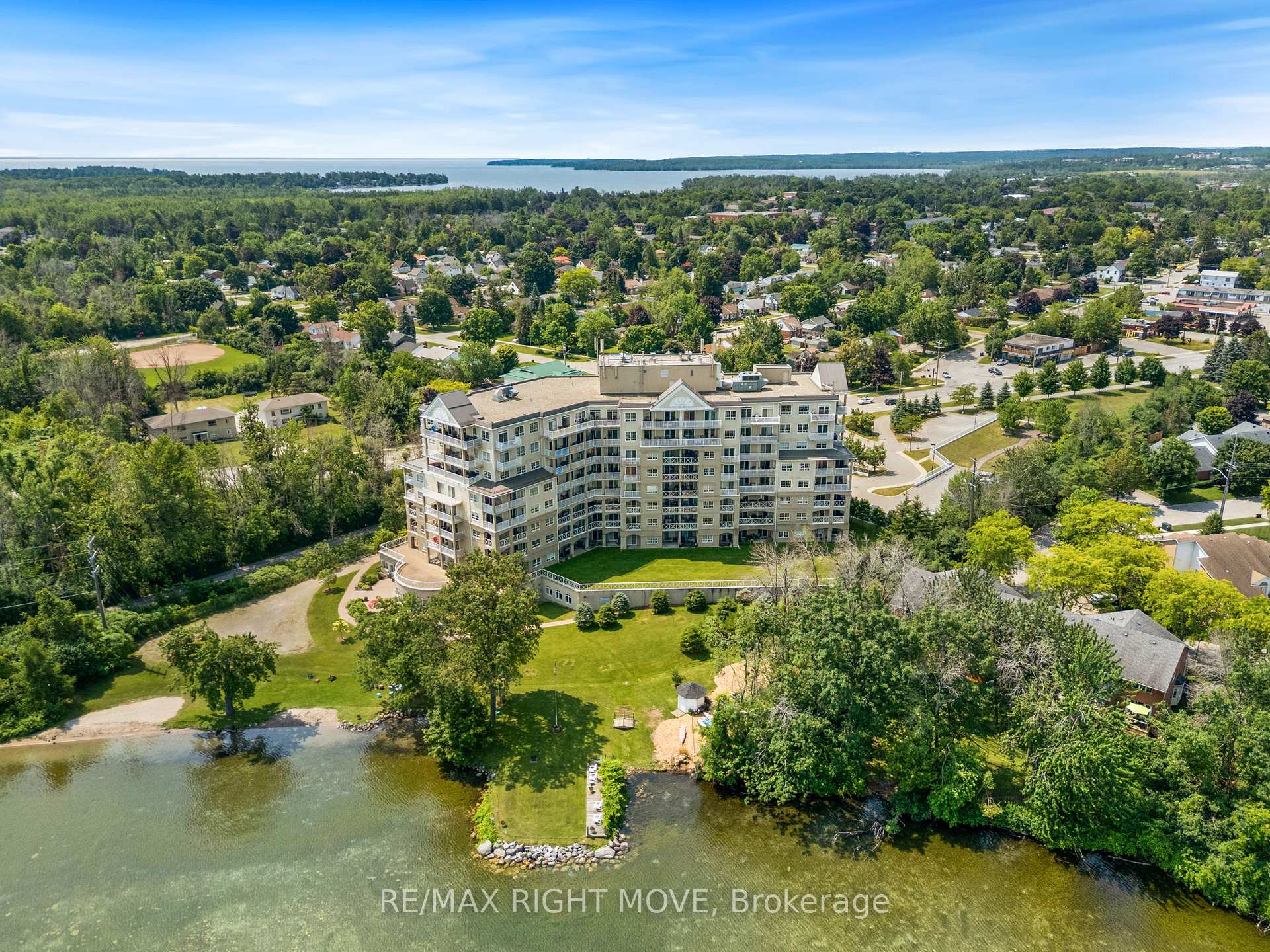 507 - 354 Atherley Road Orillia Ontario Canada Sale residential Damian Strak RE/MAX RIGHT MOVE, BROKERAGE *