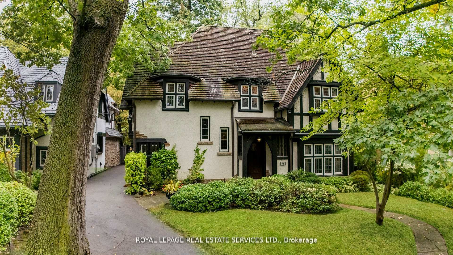 18 Queen Marys Drive Toronto Ontario Canada Sale residential APRIL  ESTEVES ROYAL LEPAGE REAL ESTATE SERVICES LTD. Brokerage*